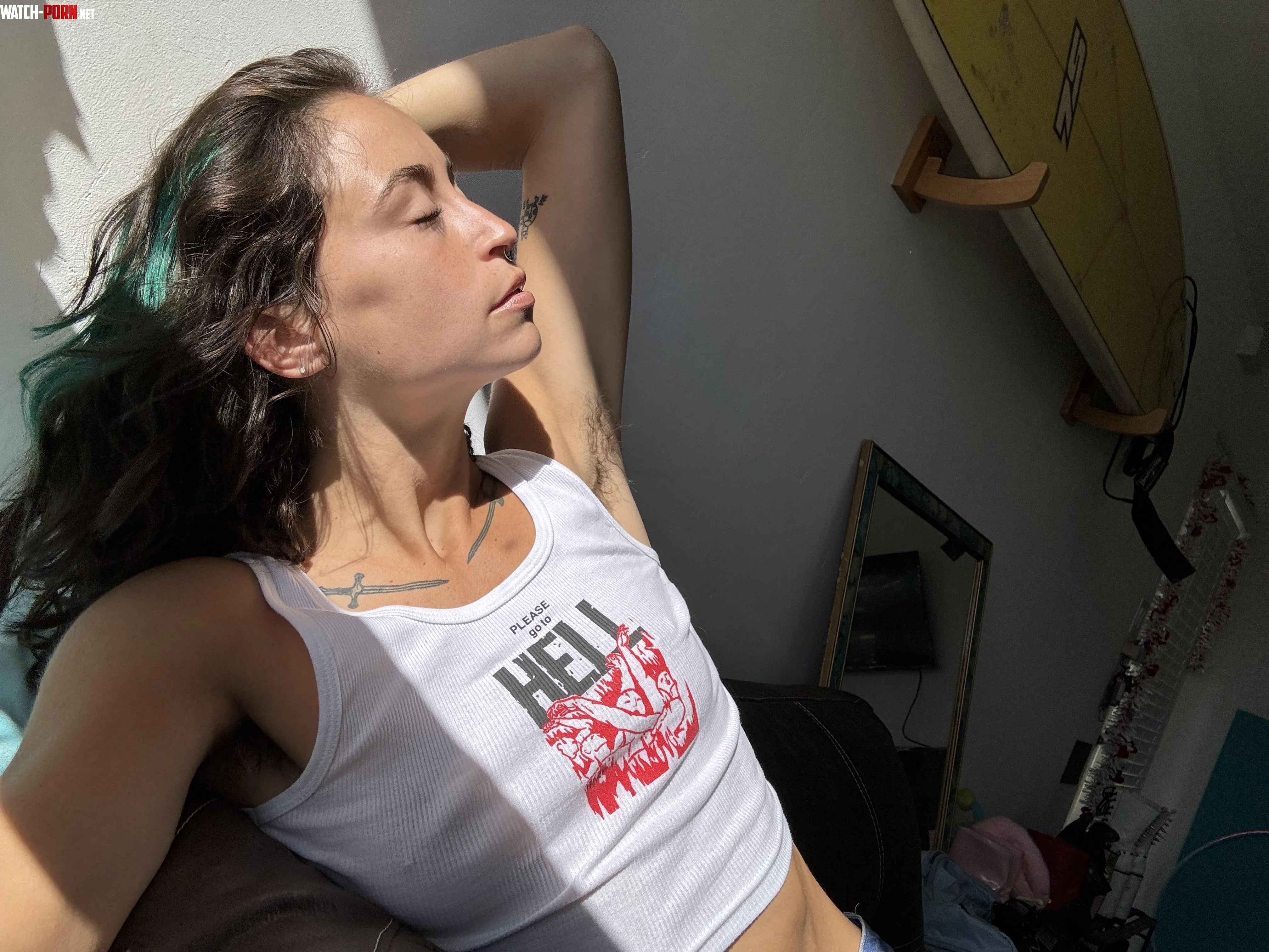 Wanna sniff  by Jessiebellexxx_