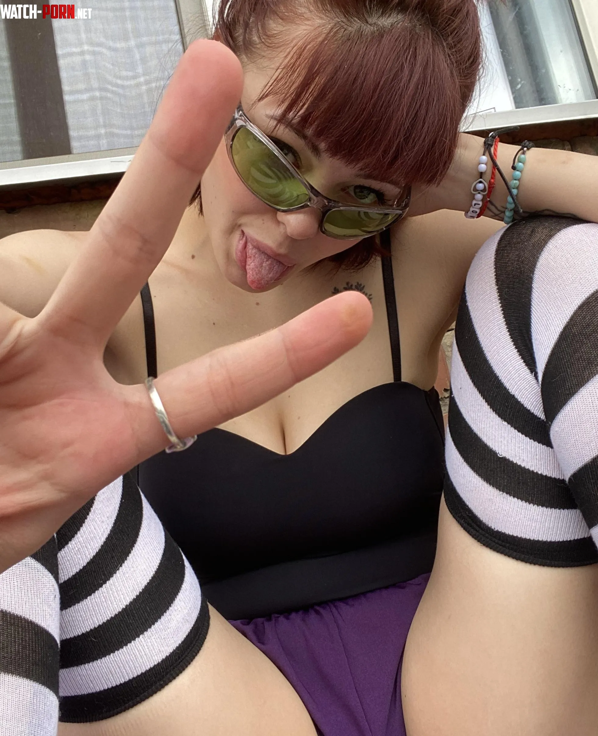 this top supports my breasts well by SkinnyLovess