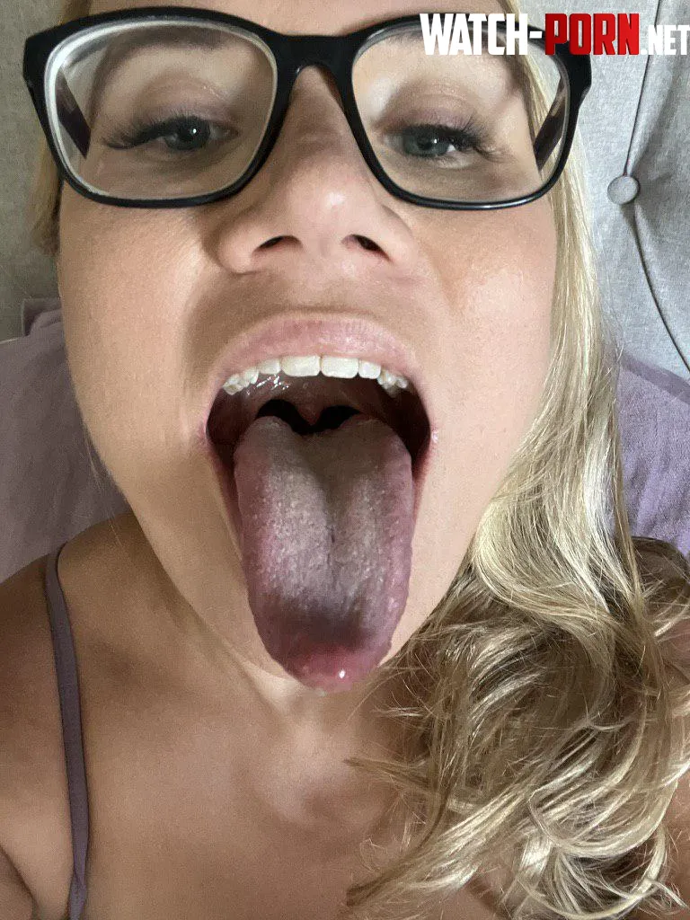 Im waiting for your cock tonight by jennyahegaoblonde