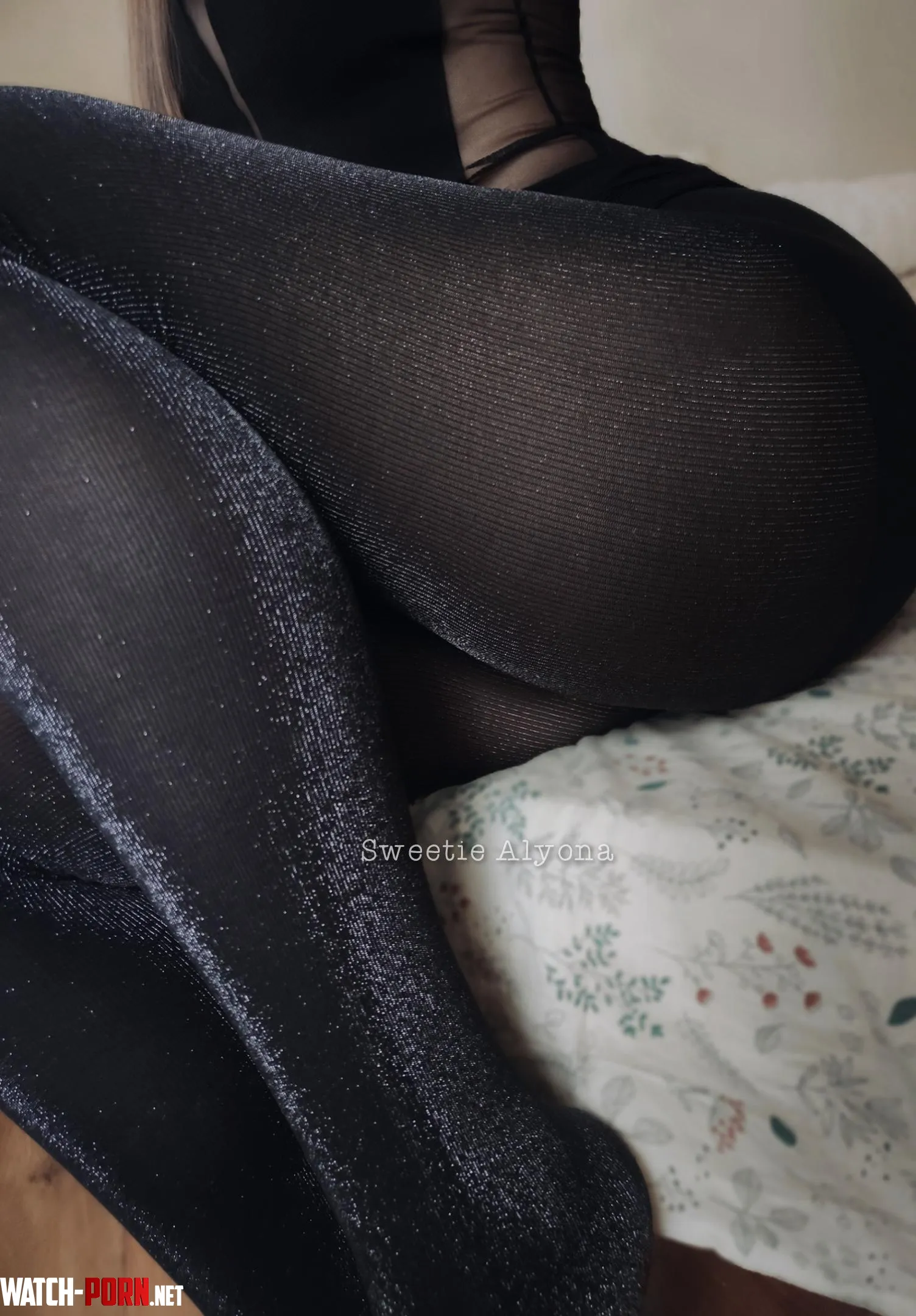 Shiny pantyhose  by SweetieAlyona