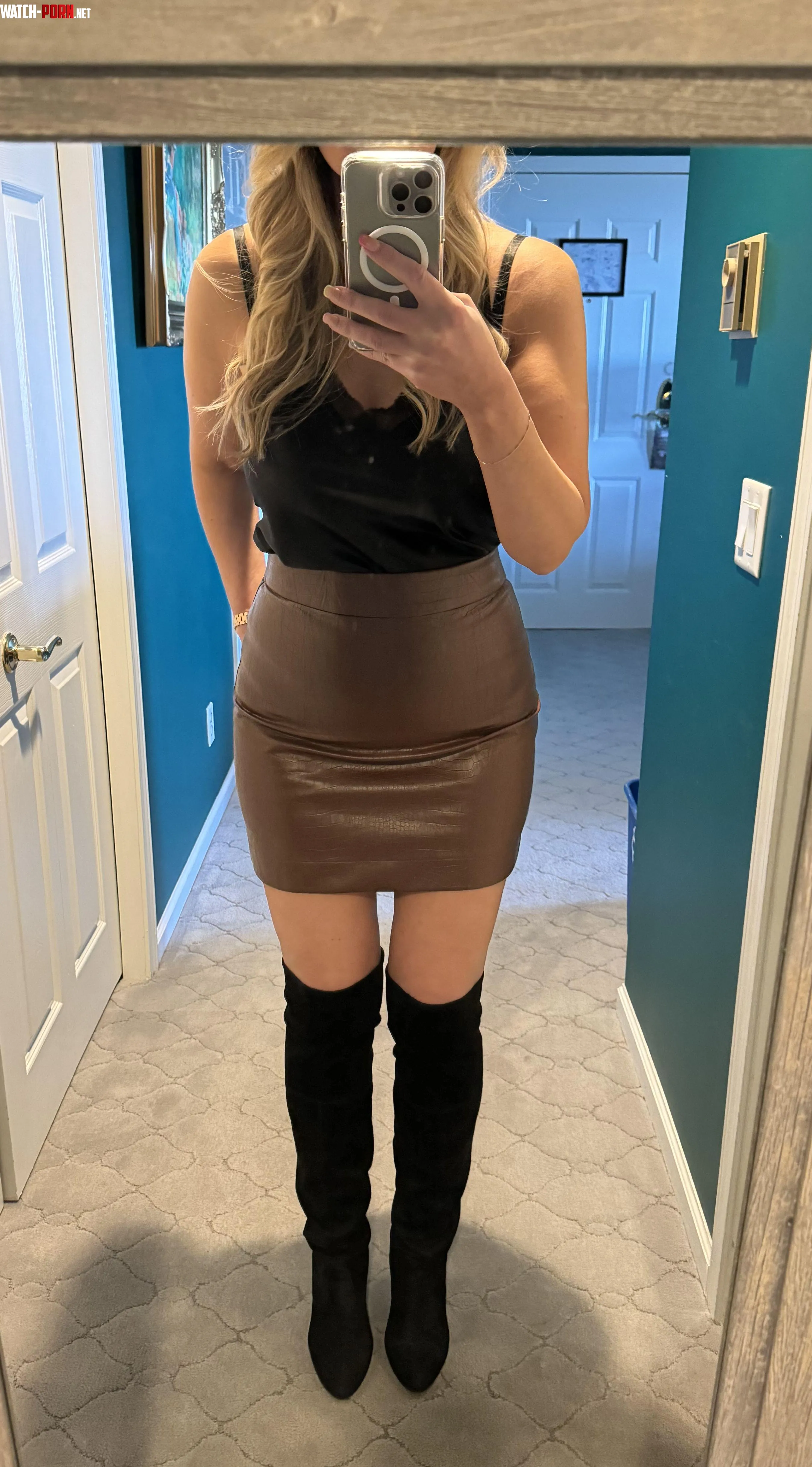 Mommys dressed to be taken out by legally_mel