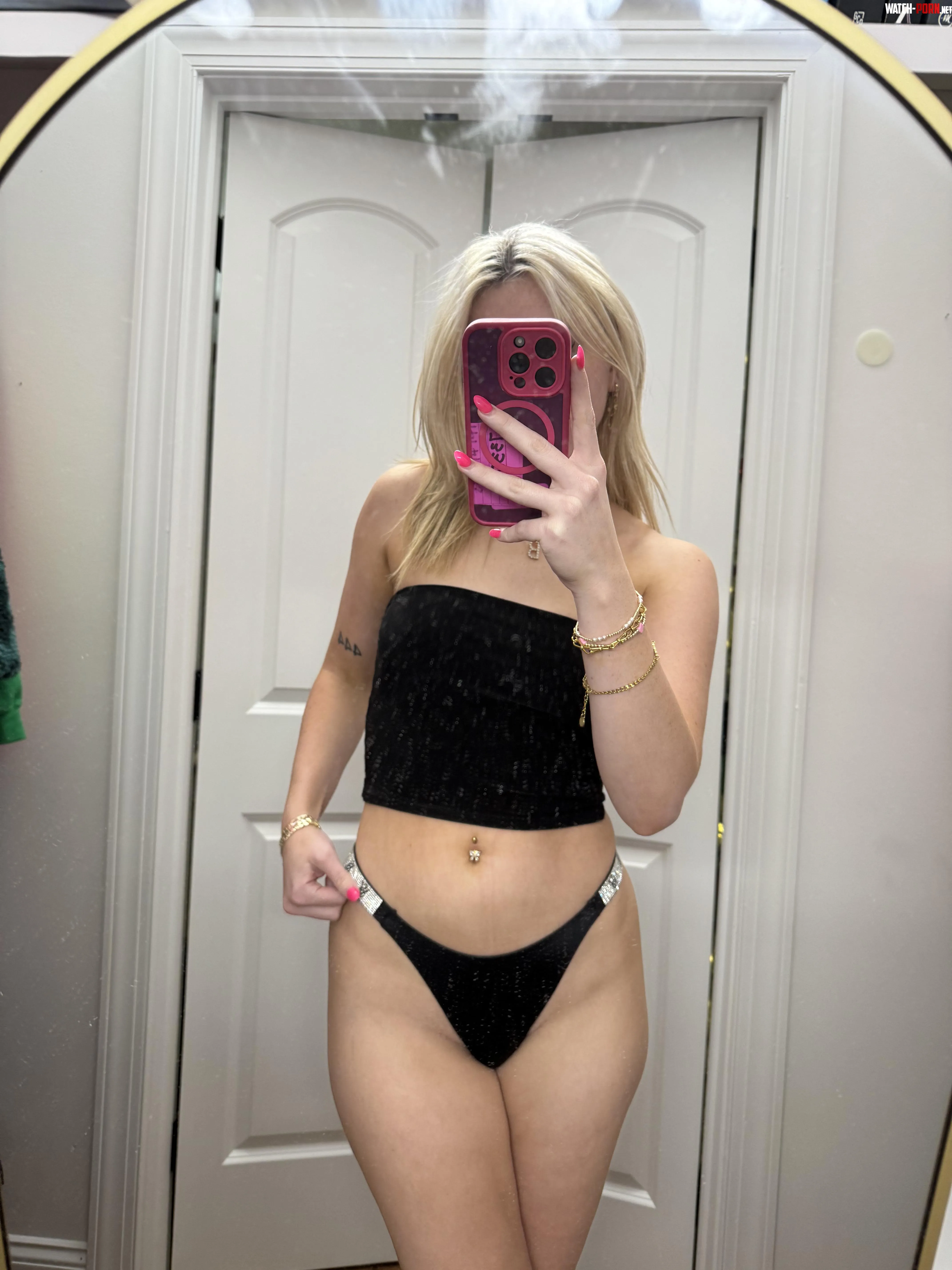 i think theres something in the air ive been so horny  by rosietaylorr