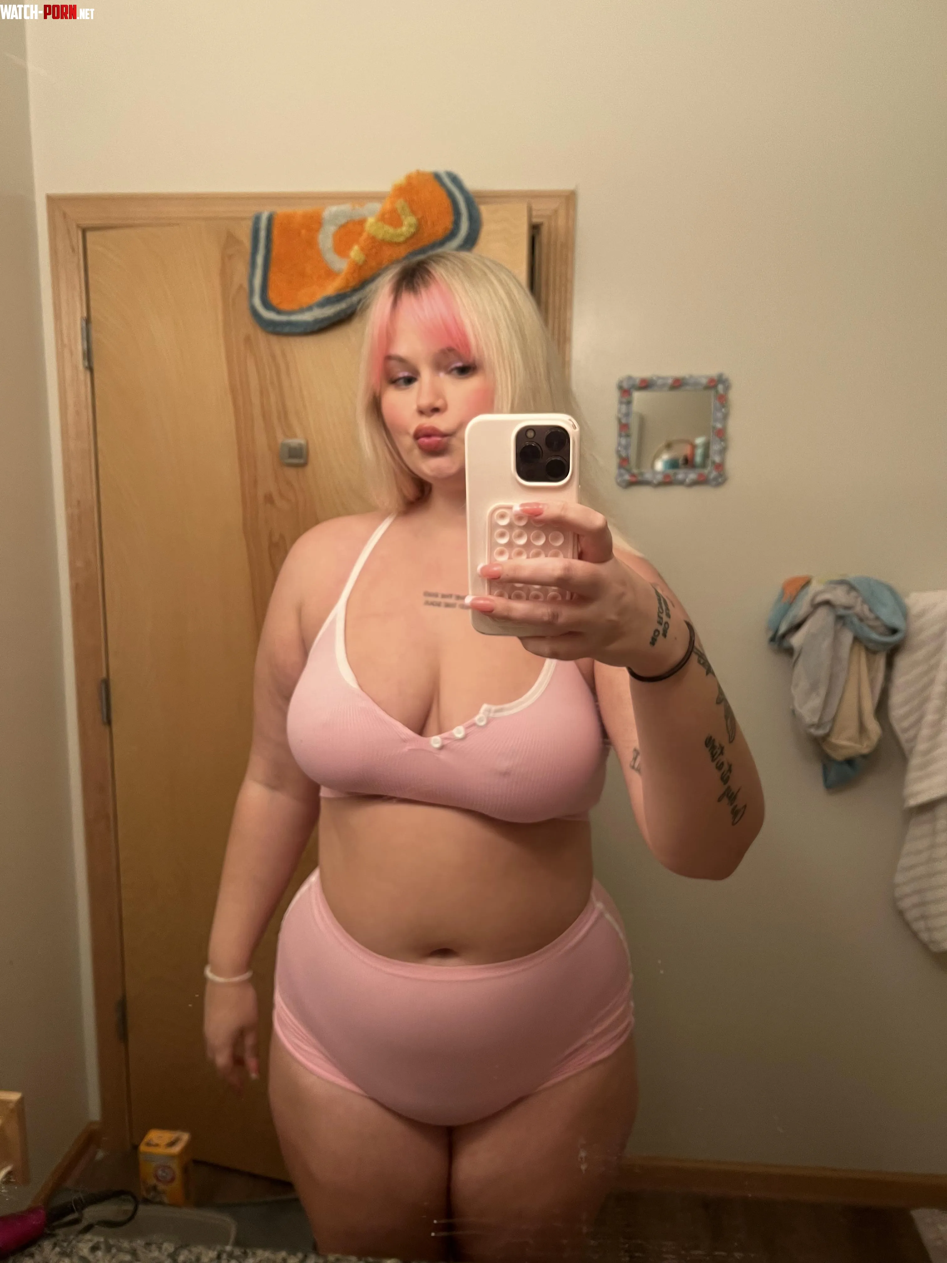 Would you bang a tall chubby women  by wispy_girlwa