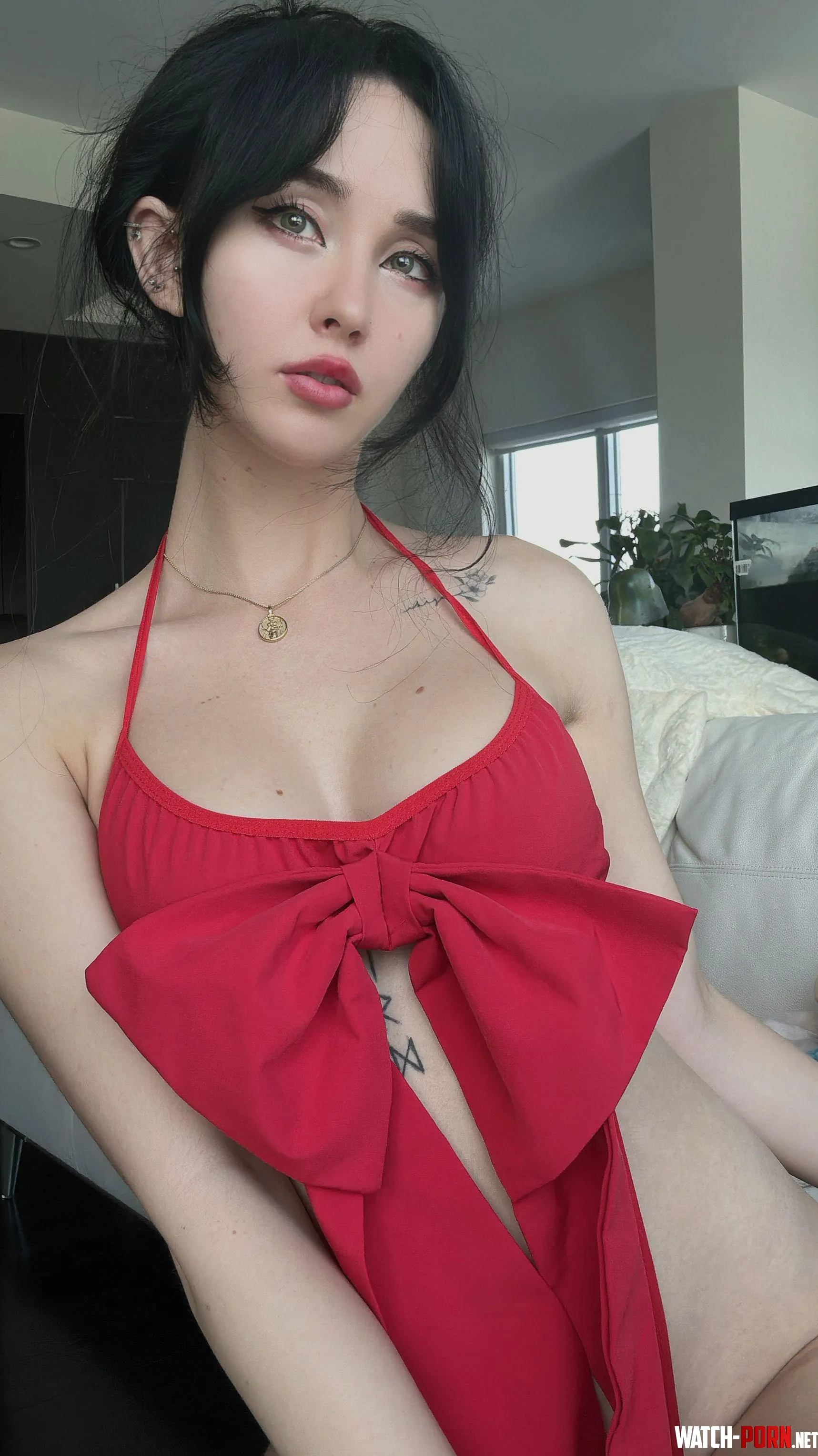 Just here to keep you entertained and wanting more by berryyyprincess