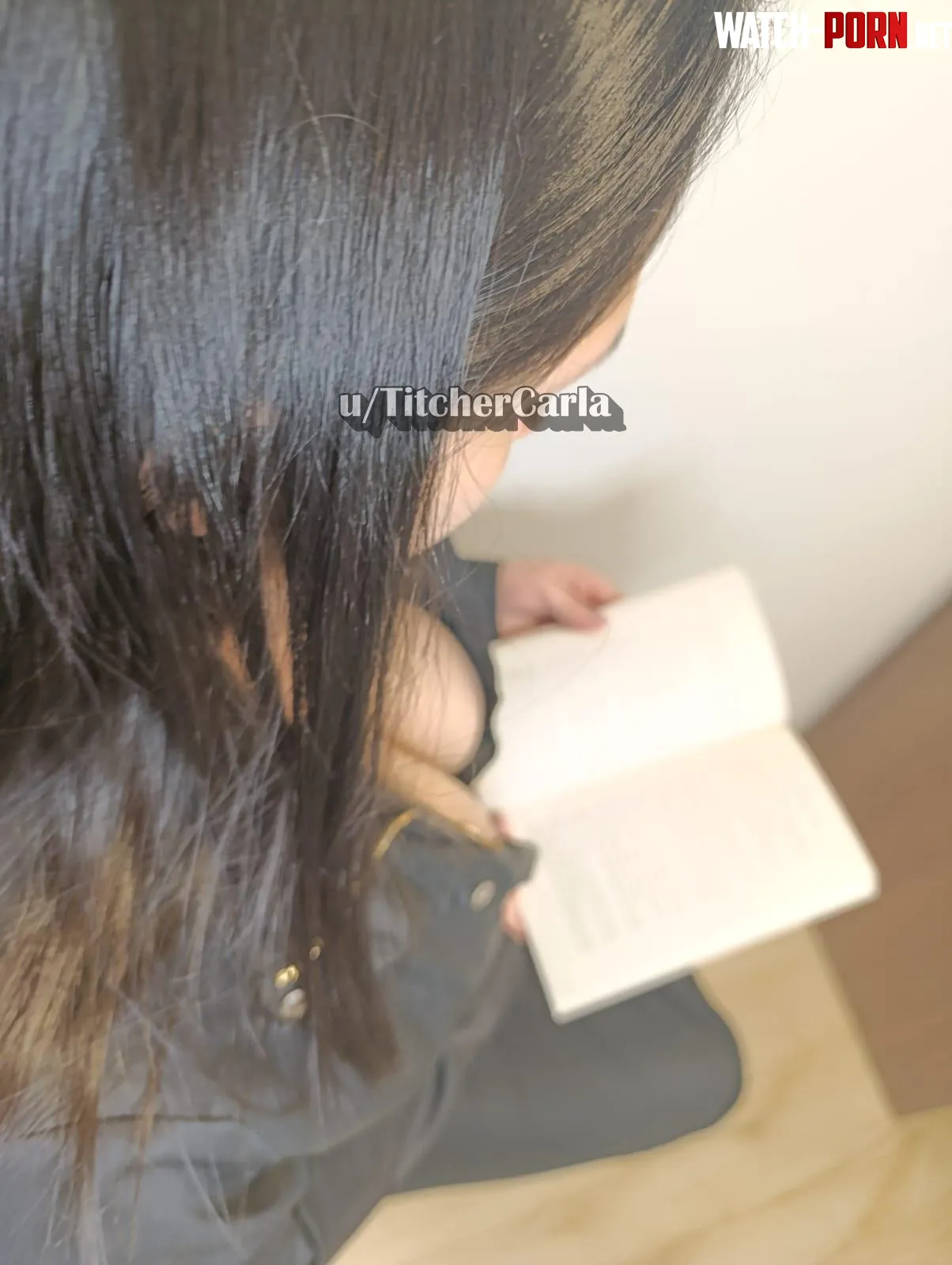Reading some fantasy  titchercarla by TitcherCarla
