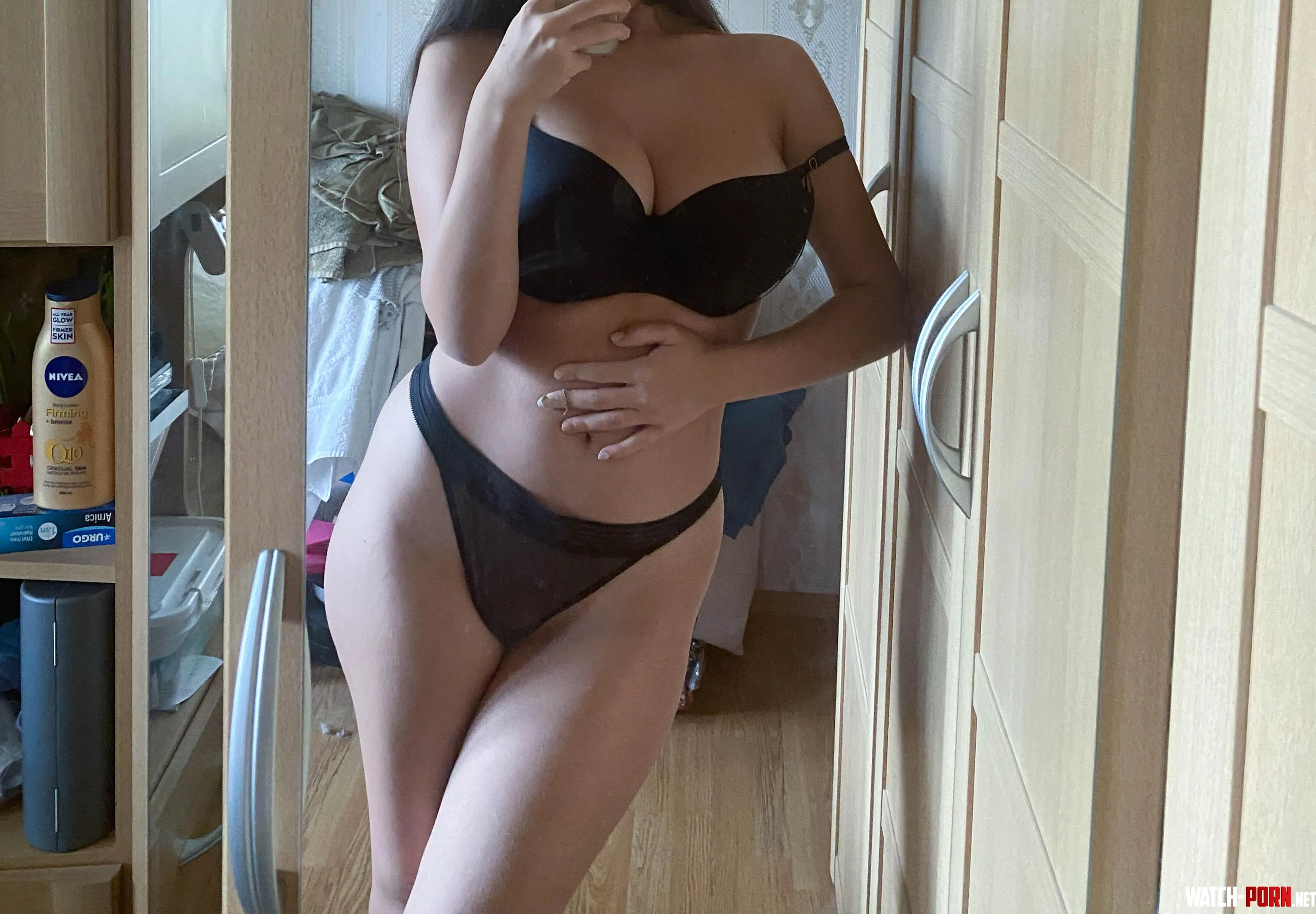 Hiding my stomach because ive gained 25lbs at uni by MissXyren
