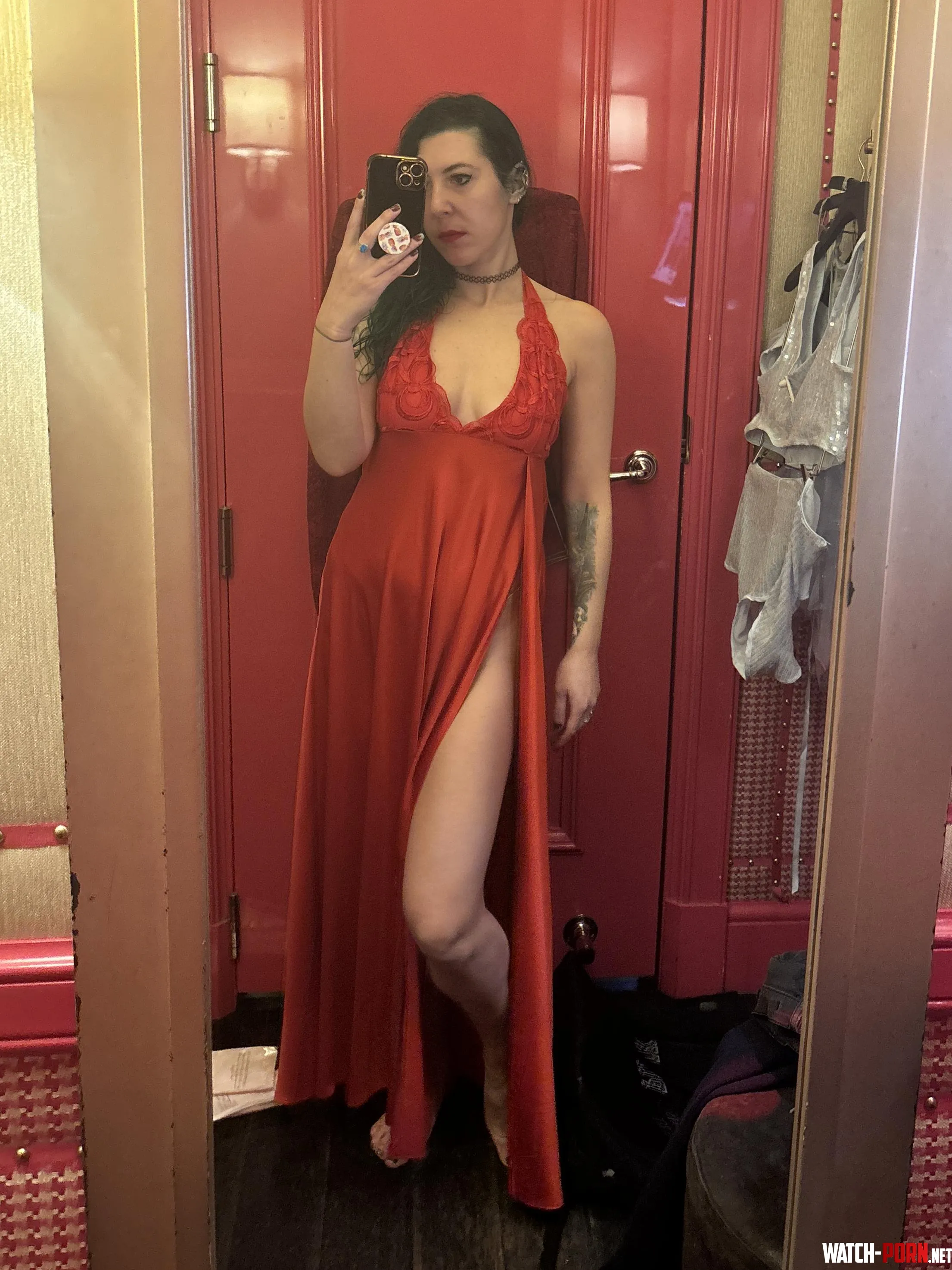 High slit selfie by sirenskiss3