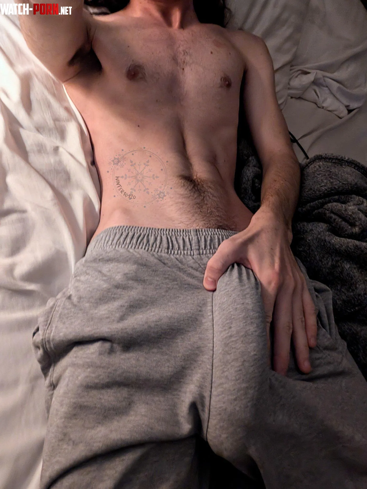 20 grey sweatpants really do make the best bulges by Winter101201