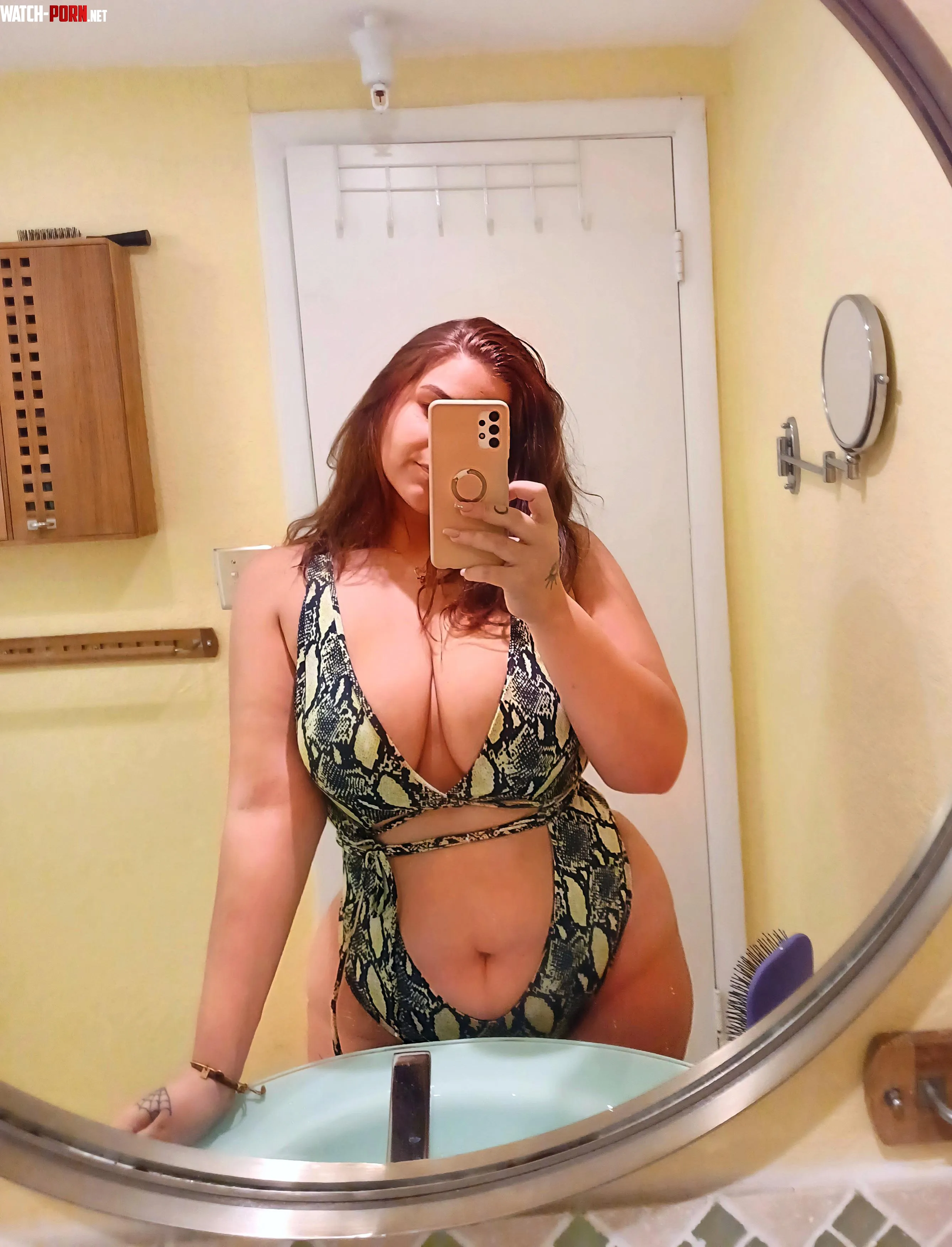 Im just a girl appreciating her curves  do I fit in here yall  by AnaGunn