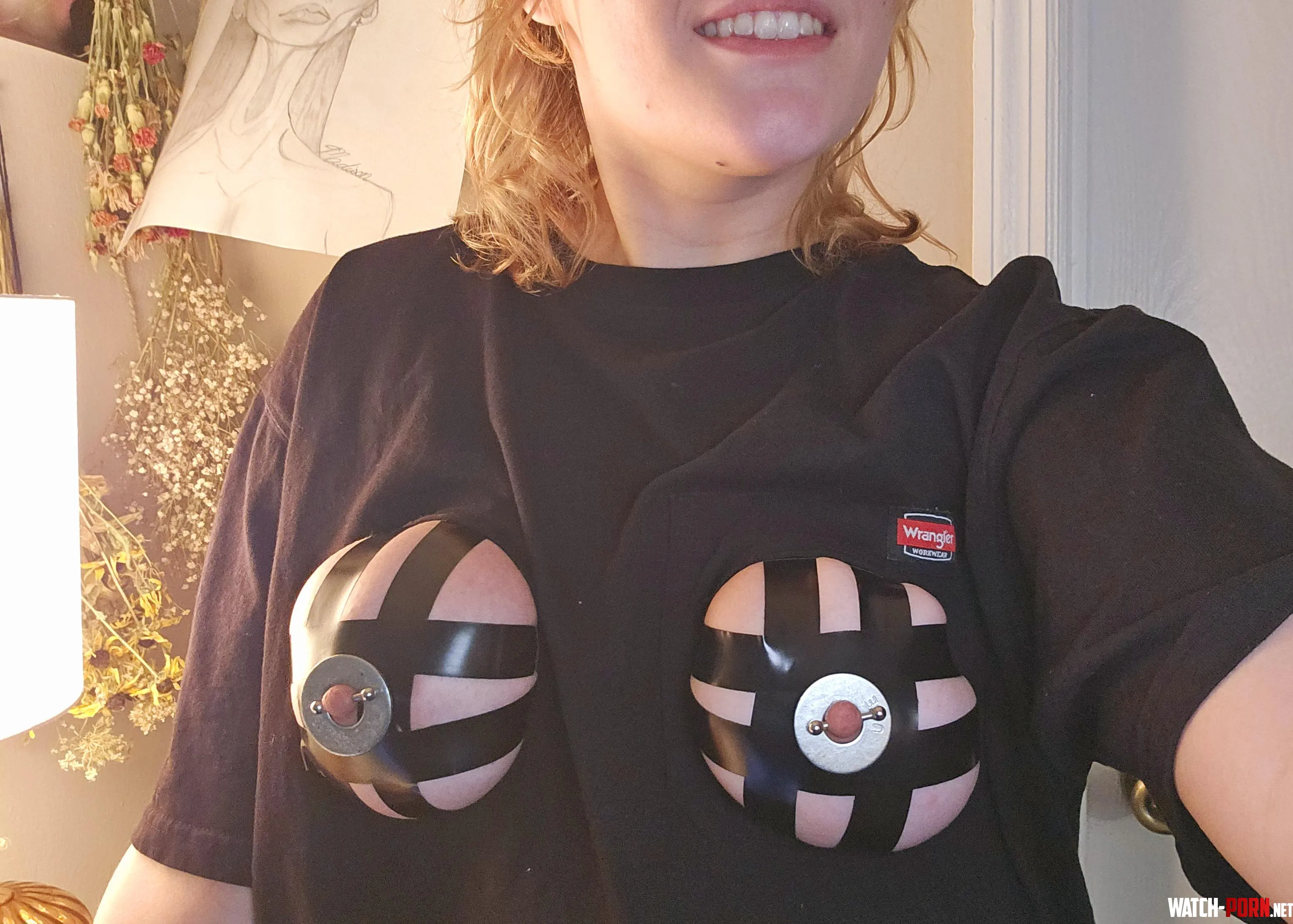 Tight round tits F by boundbosomgirl