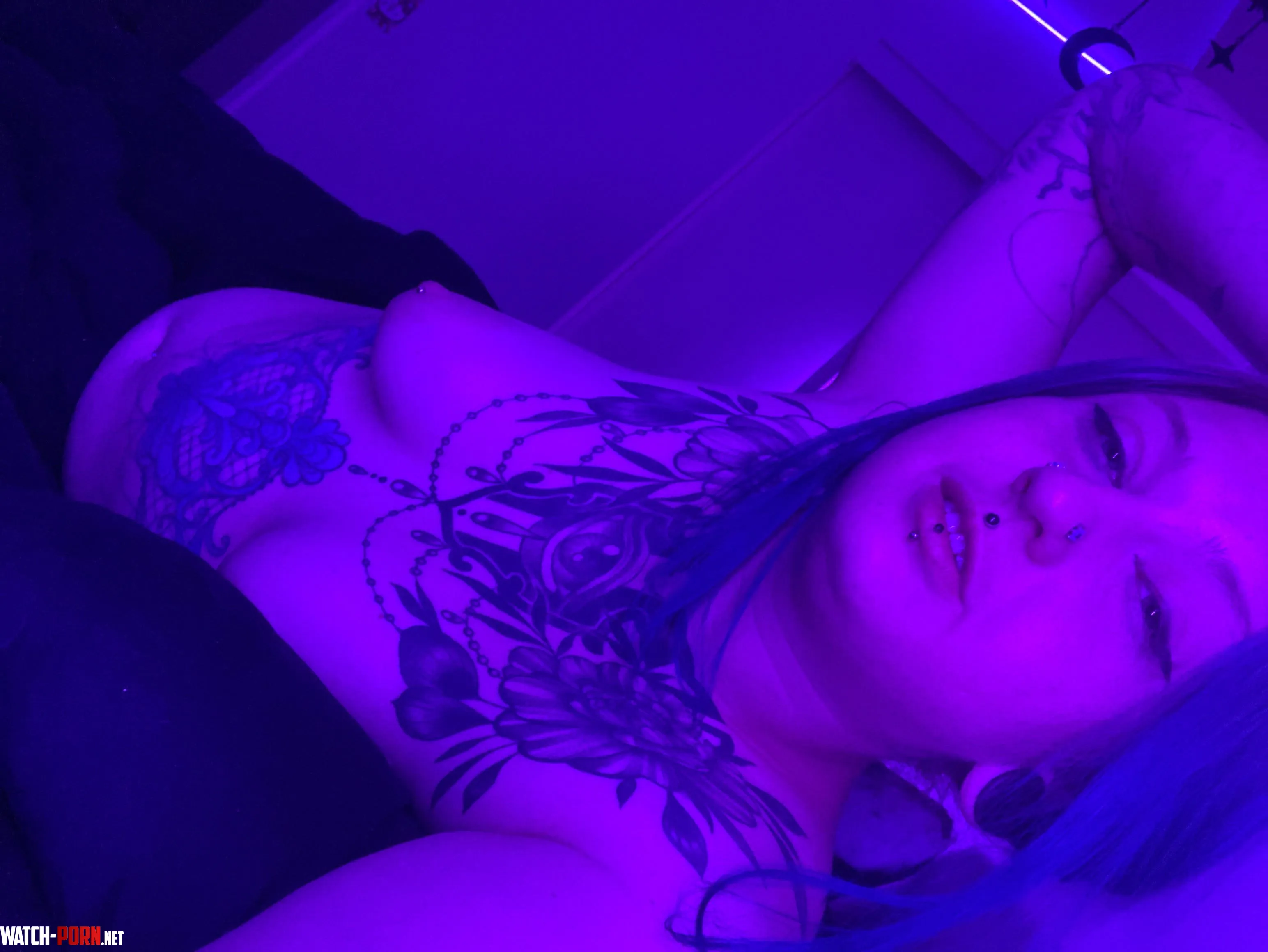 pov youre in bed next to me  by s0urbats