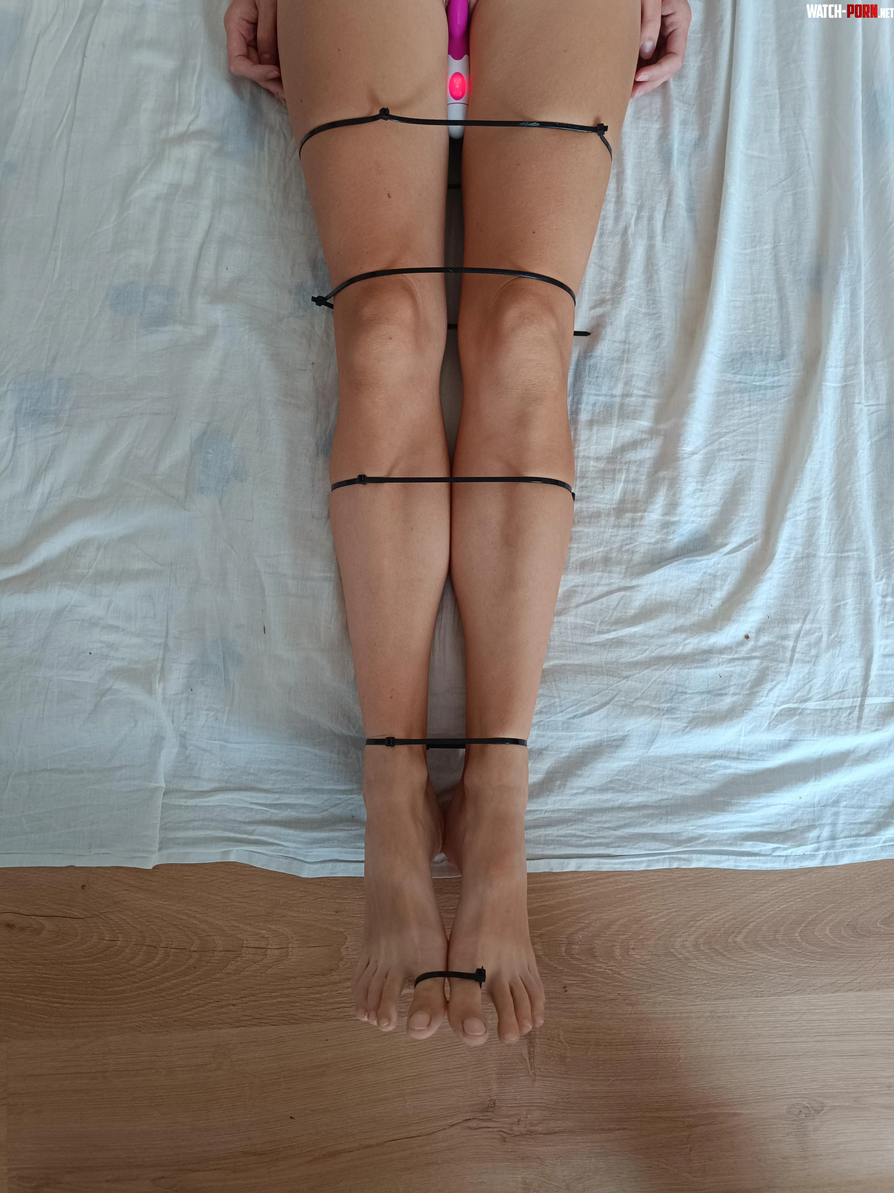 Legs in ziptie with some fun F  by BDLE_Dani_GOSM
