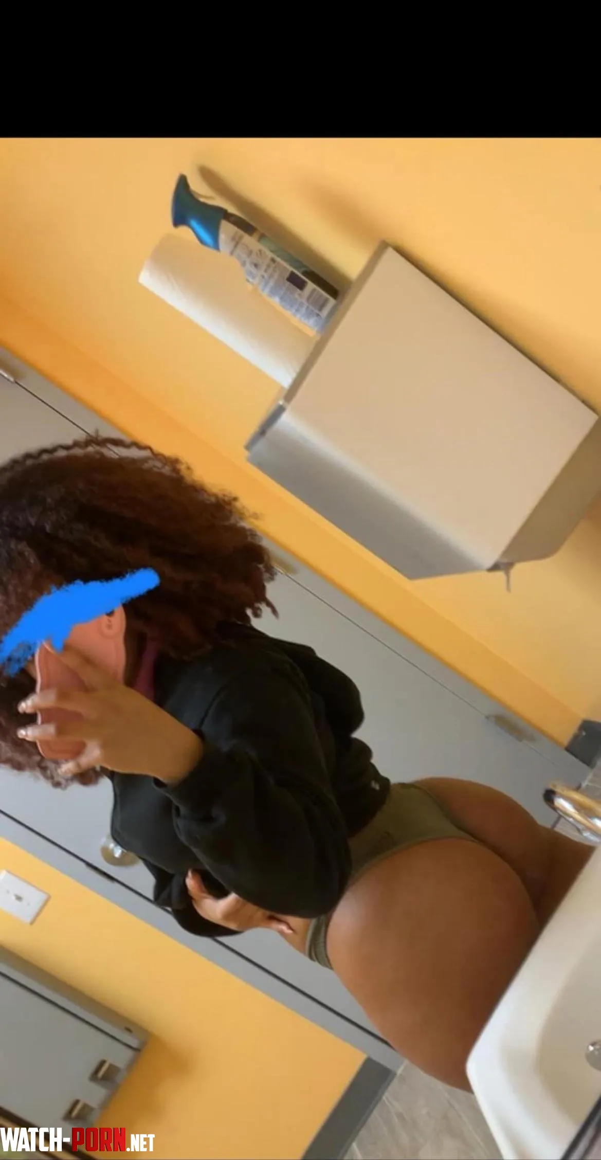 Would you f me in a public bathroom  by ilikesourpatches