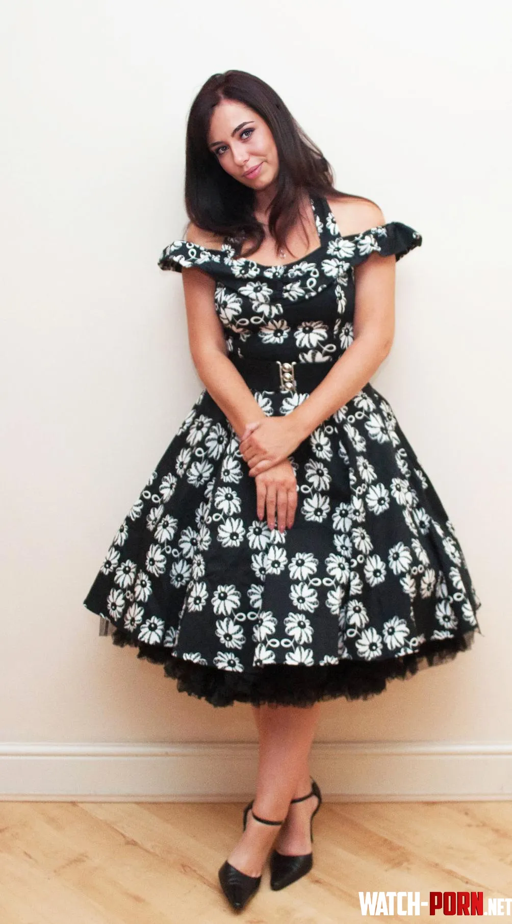 My new Retro dress makes me feel classy  by Dippy-M