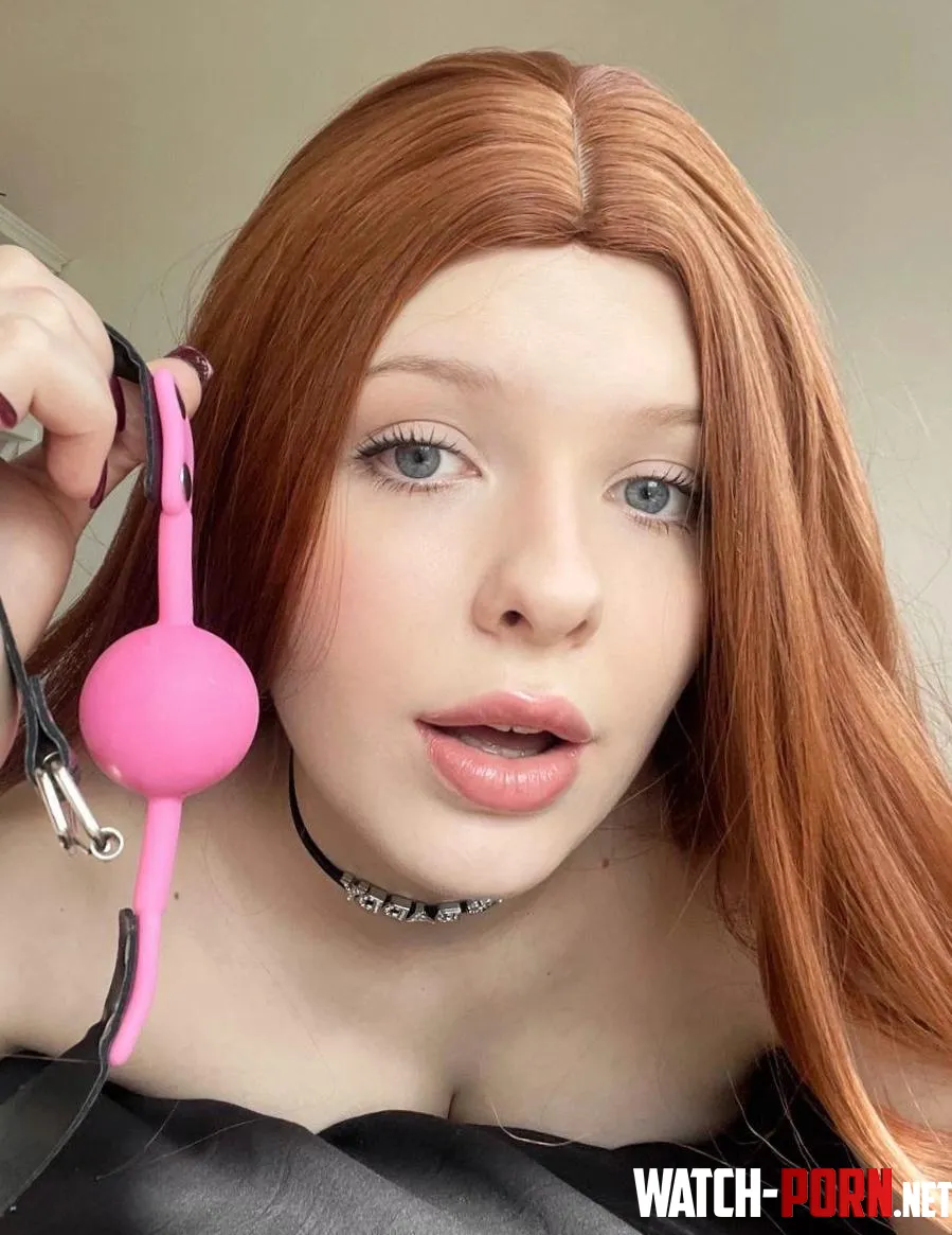 I like to wear chokers they make me look sexy by Fiery_Tigress_