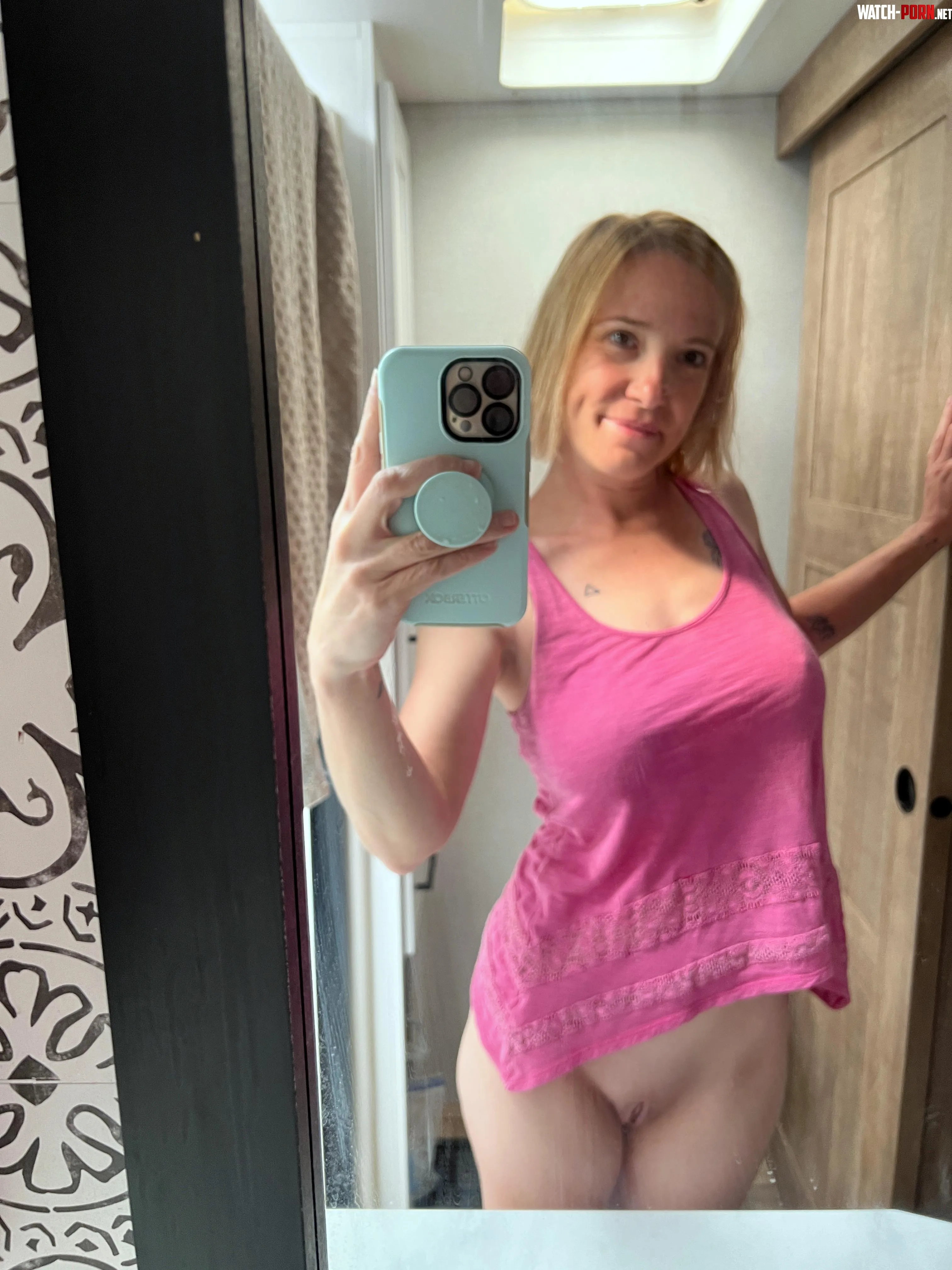 Any older men here that can make my knees weak by Strict_Touch_3006
