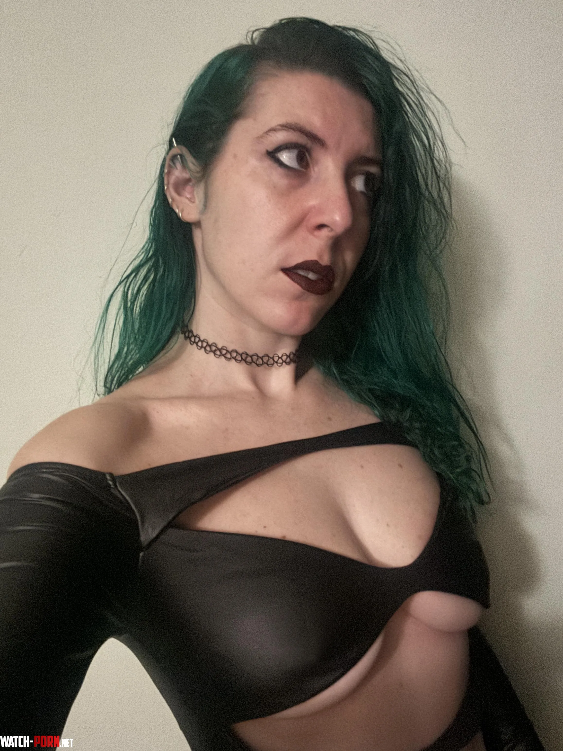 Goth underboob by sirenskiss3