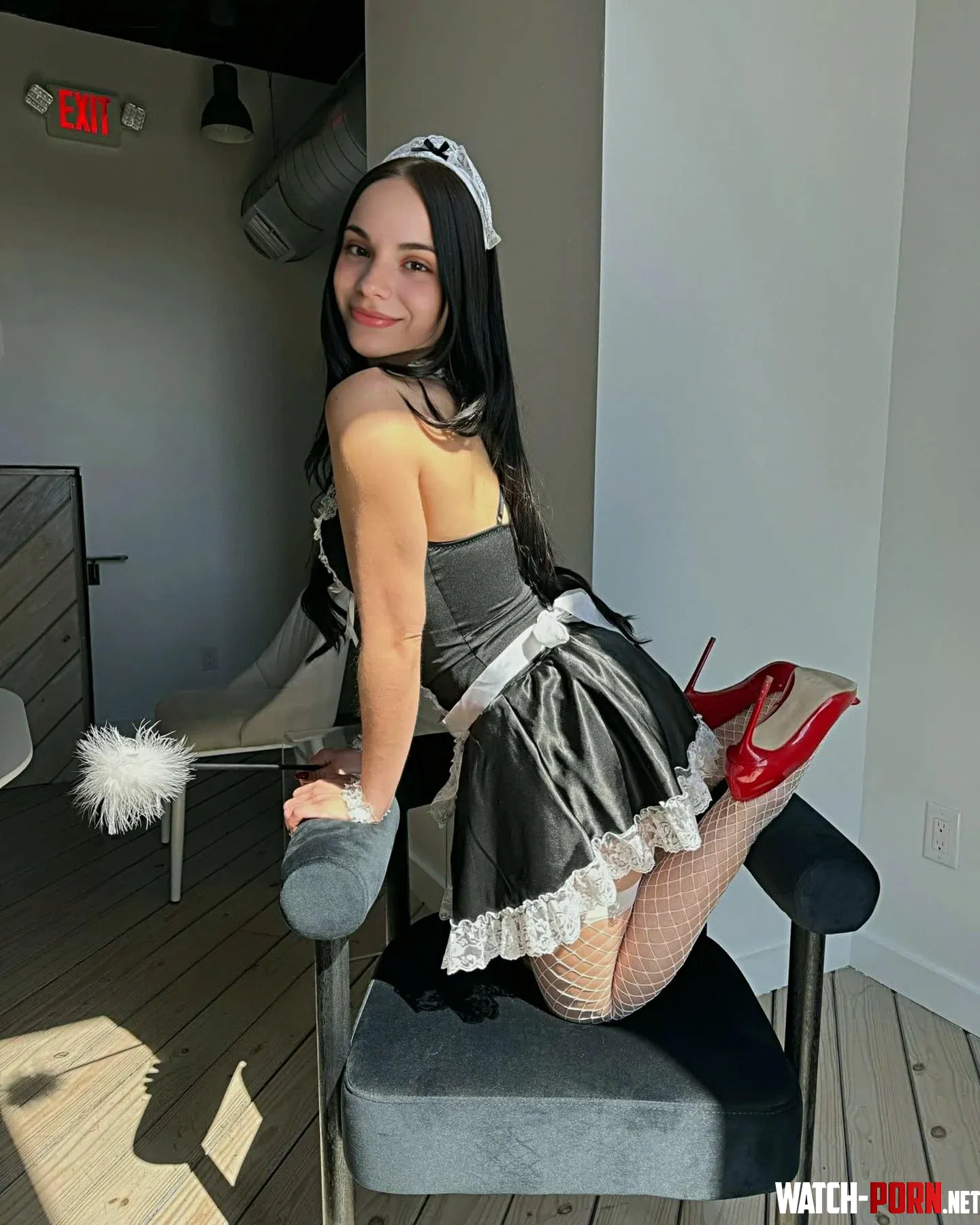 Waiting for my boss to come and cum for me by Top_Friendship1829