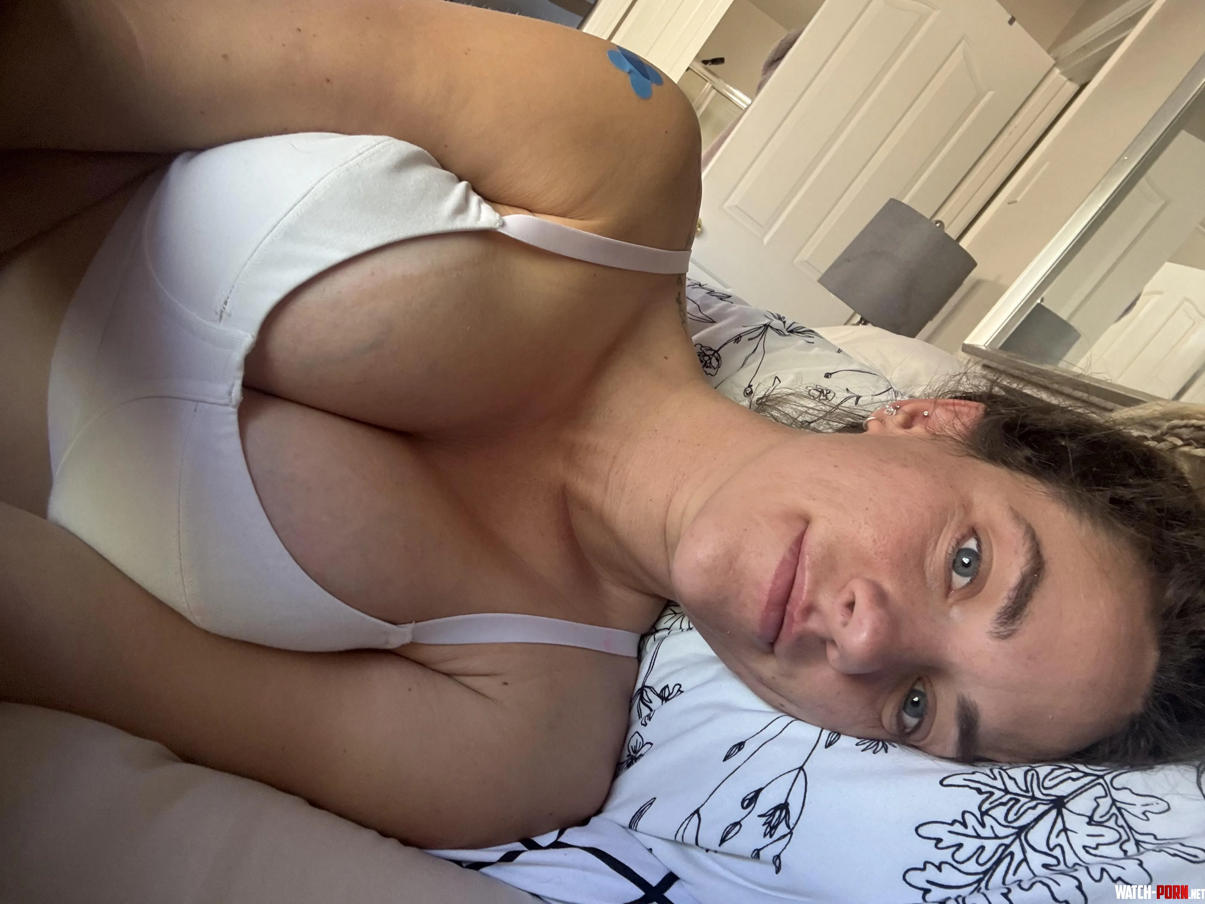 Wake up with me  by siennajuneofficial