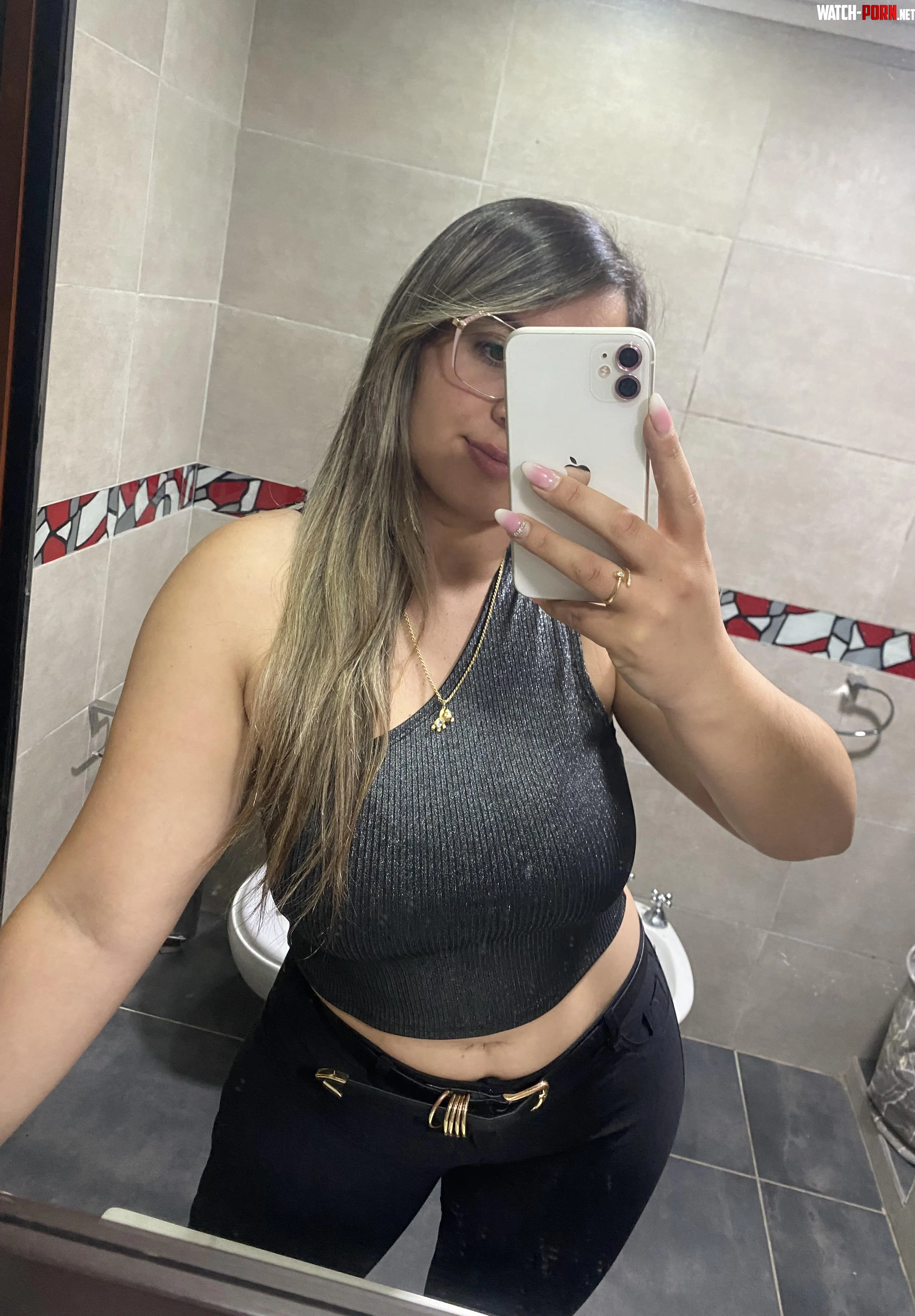 This top shows my sexy belly by By_pinklee