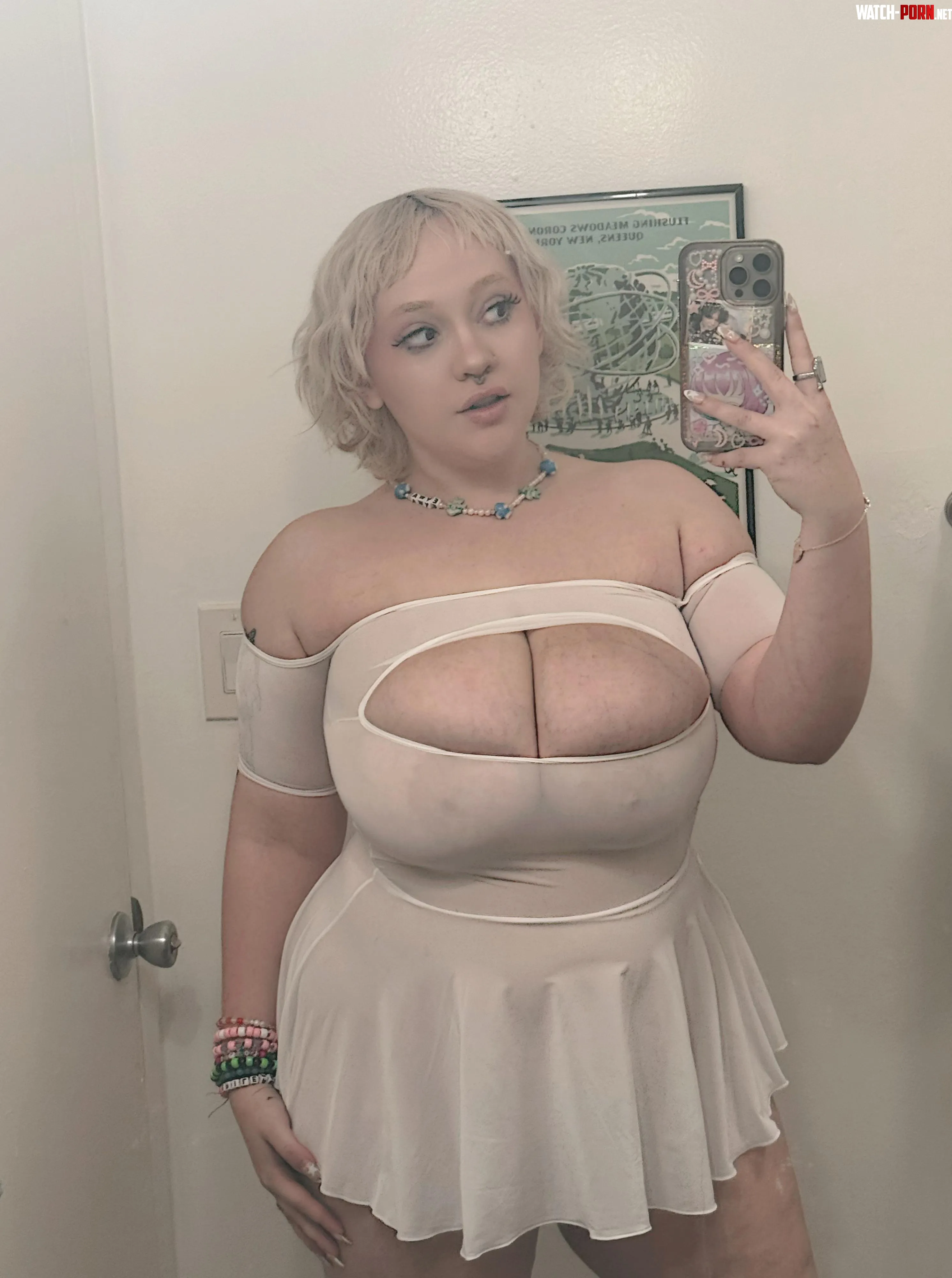 hows my dress by bunnygirlxox