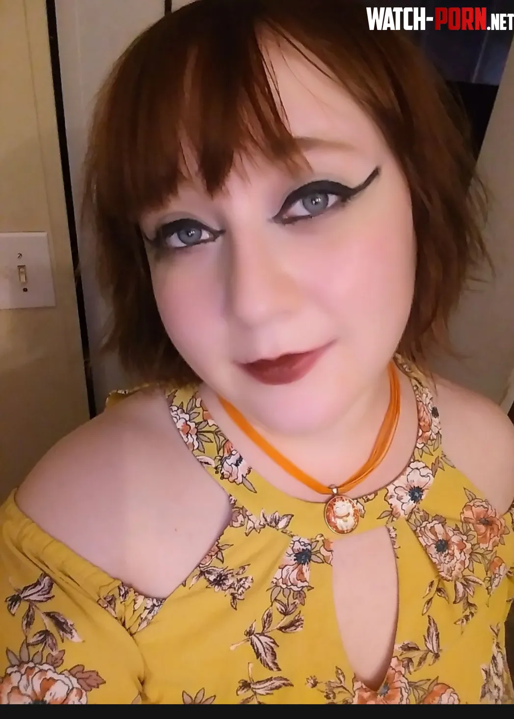 Hi 32f by Kinkypoptart
