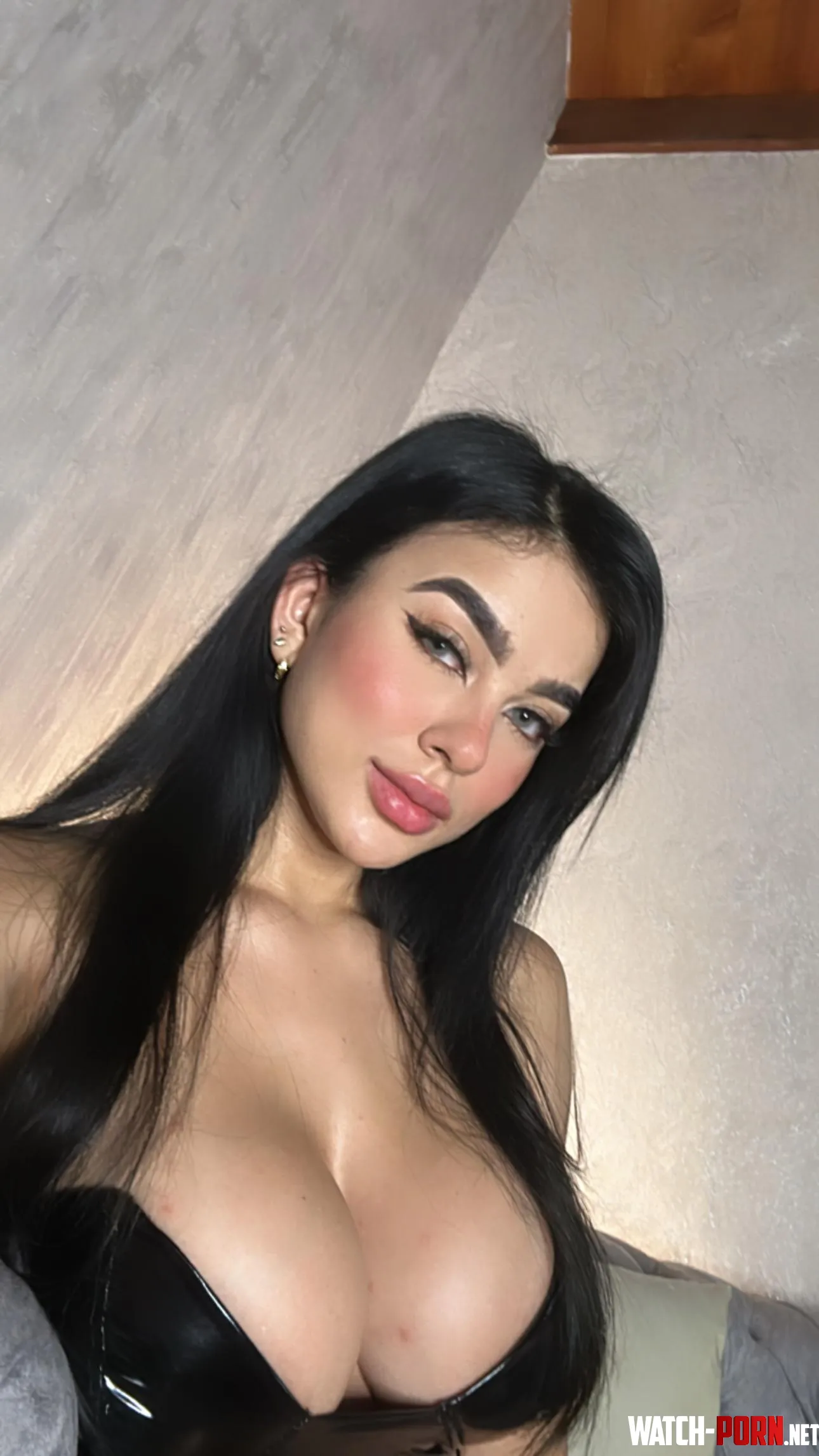 Latina cleavage by GlobetrotterGlam
