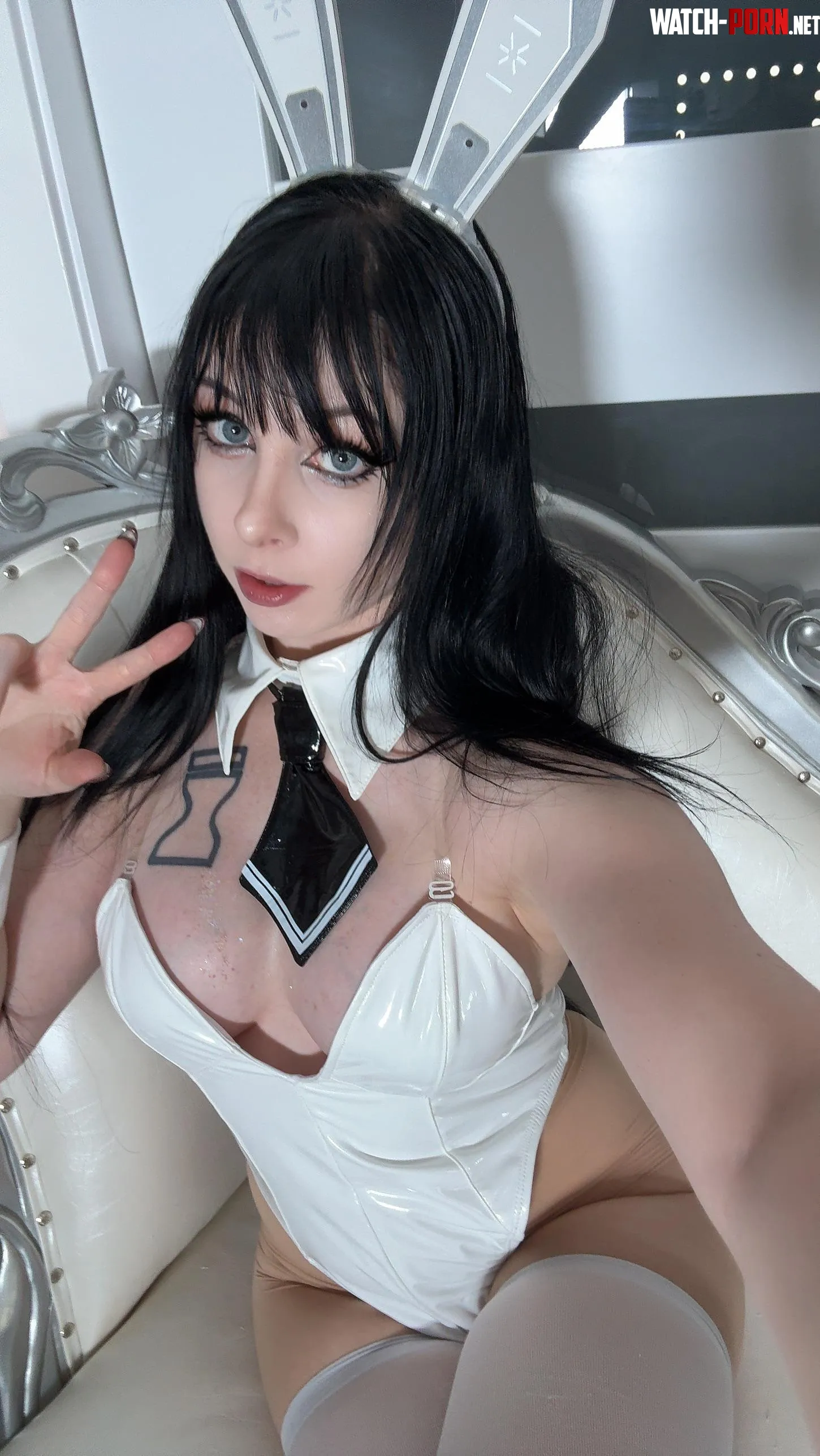 Porcelain bunny by Lucinamizu