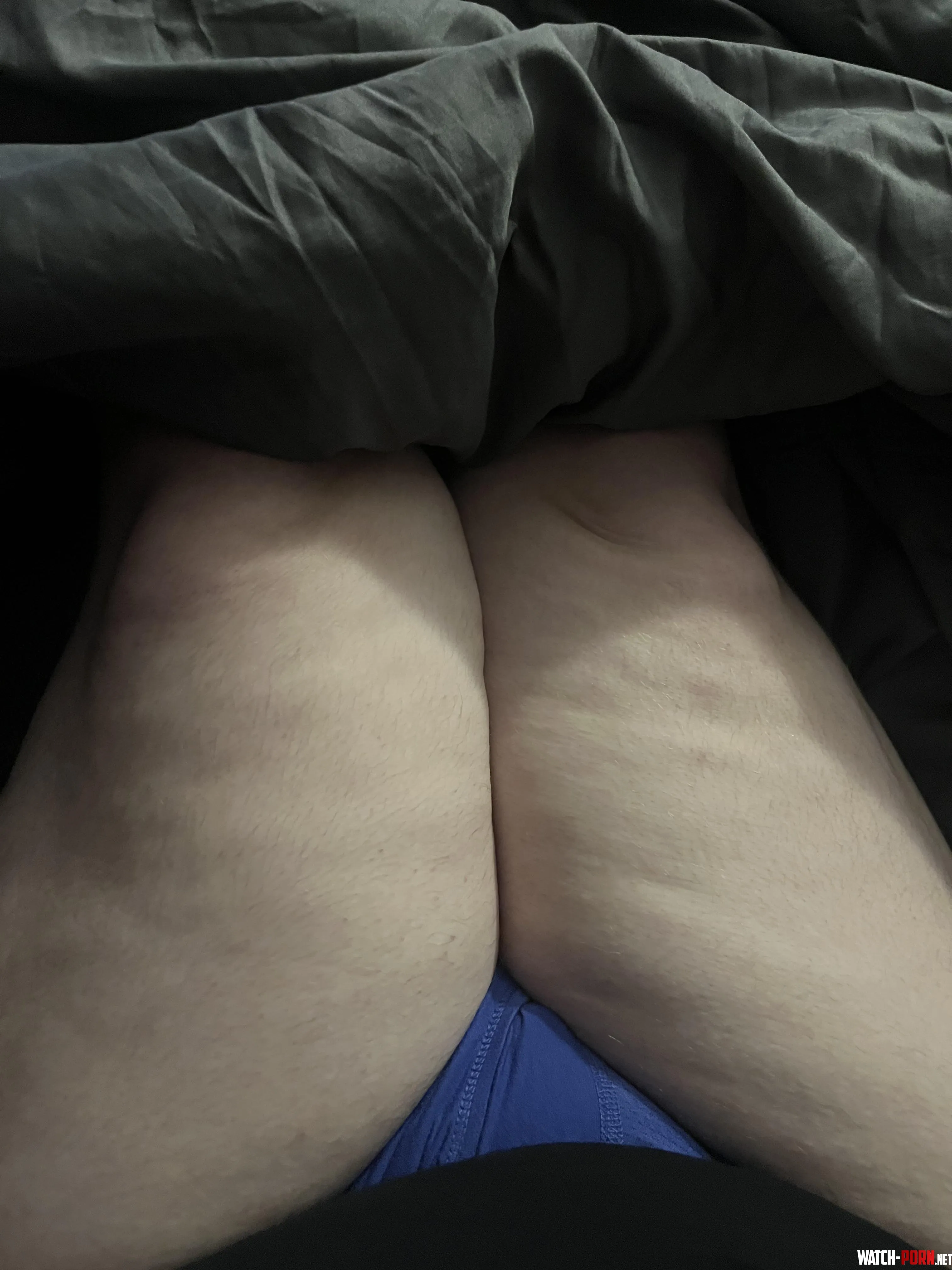 who here likes fat thighs  by TerzosFav