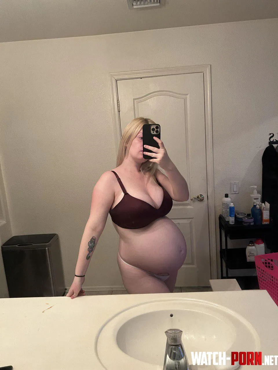 Need some big cock to pound my pussy hard to induce labor  by Imommynextdoor