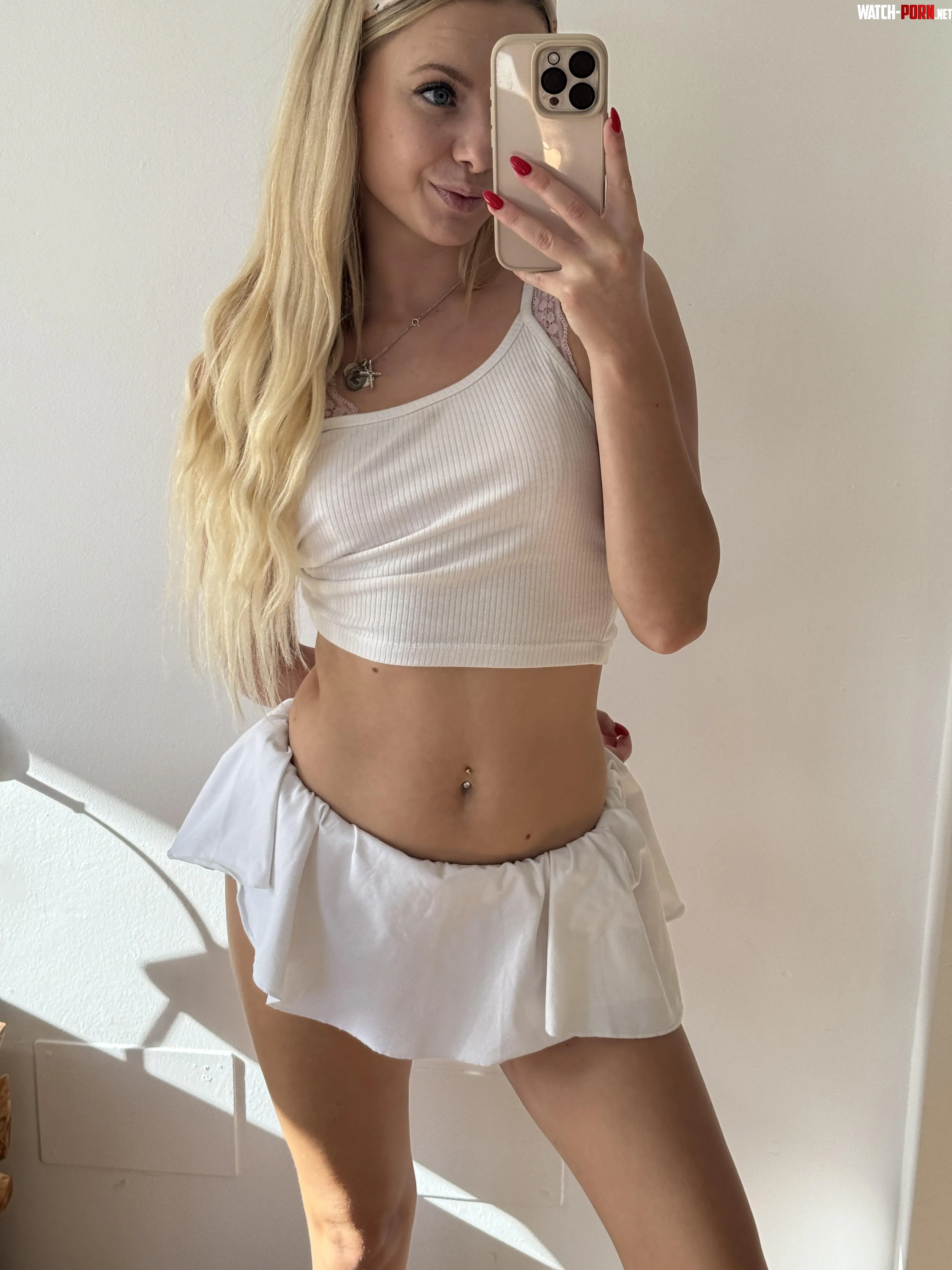 I bet you know why white crop tops are the best by urfavvsophie