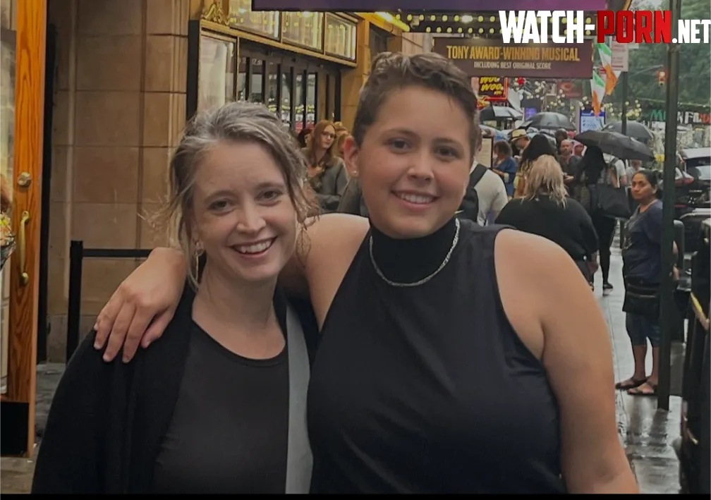 Mom and daughter sharied genes by Appropriate_Fix2453
