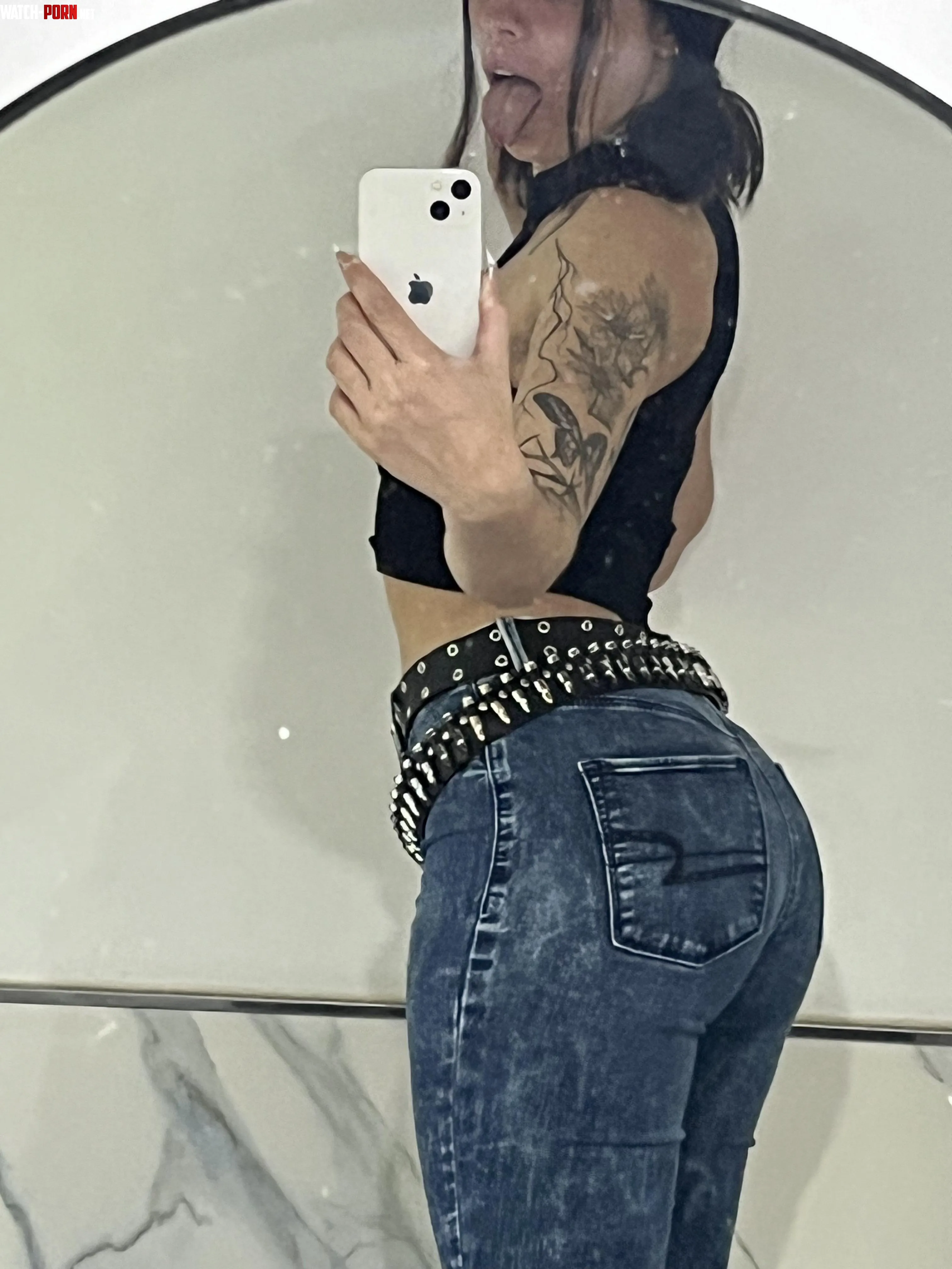 Selfie for my jeans by kimisias