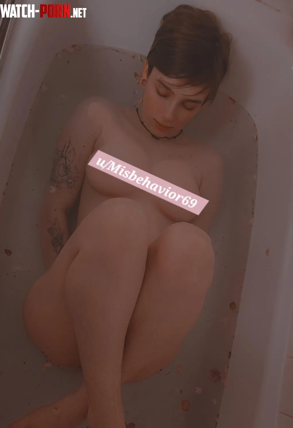 Just relaxing in the bath  by Misbehavior69