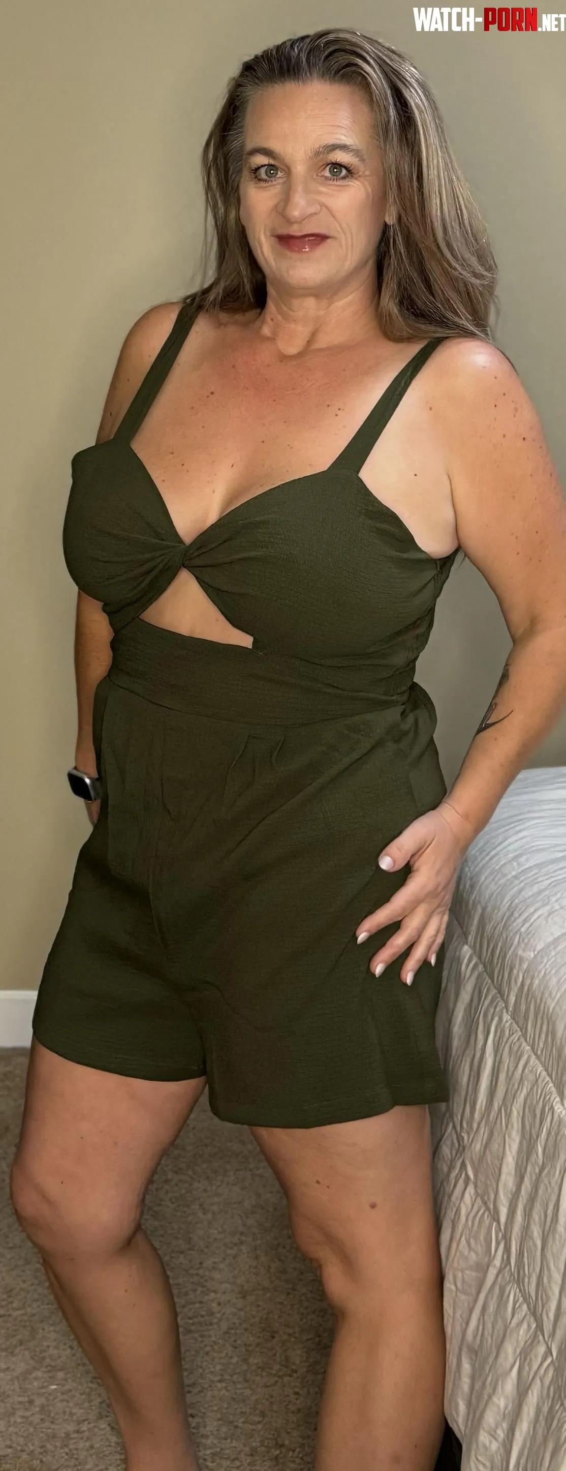 I love showing off my curves by Stacy_Undercover