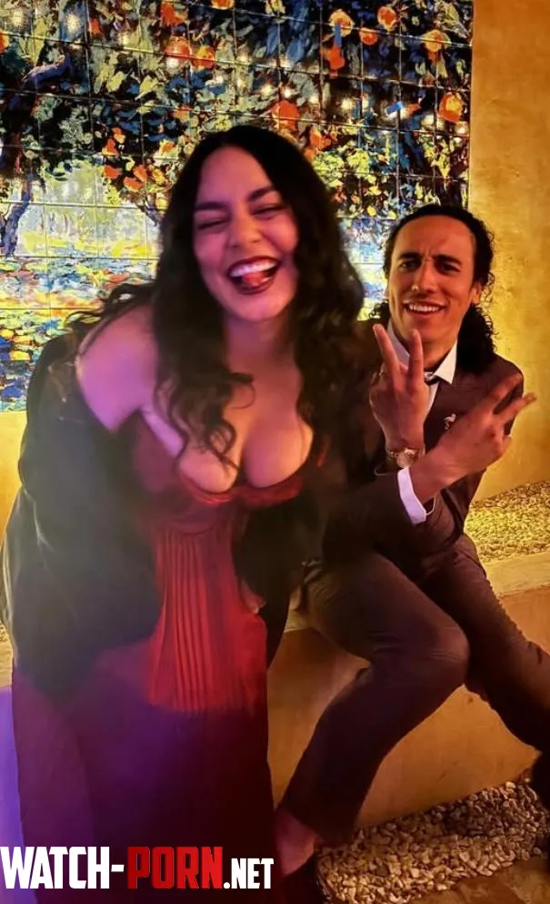 Vanessa Hudgens  by Sea-Price2380