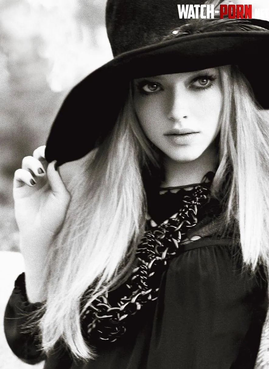 Amanda Seyfried by veil18