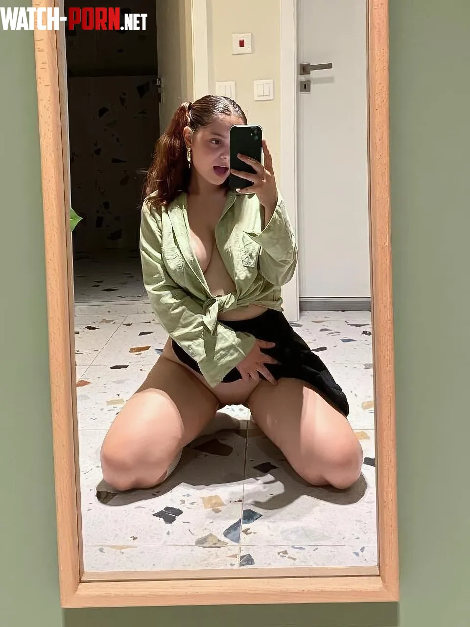 mirror pic where I stand on knees but want a little another pose by AverageBroko