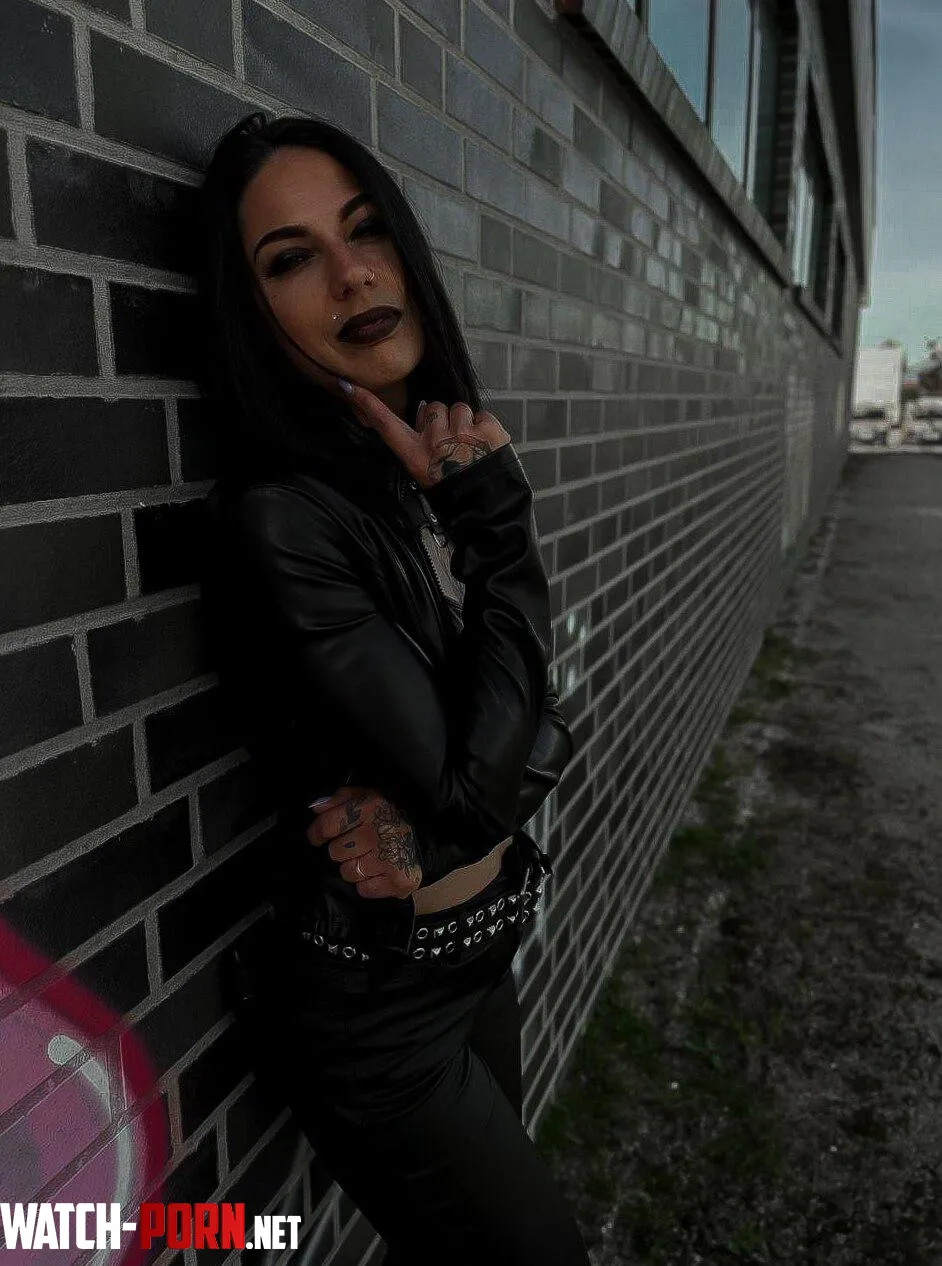 Inked beauty in the sun by jennyjen_wildfire