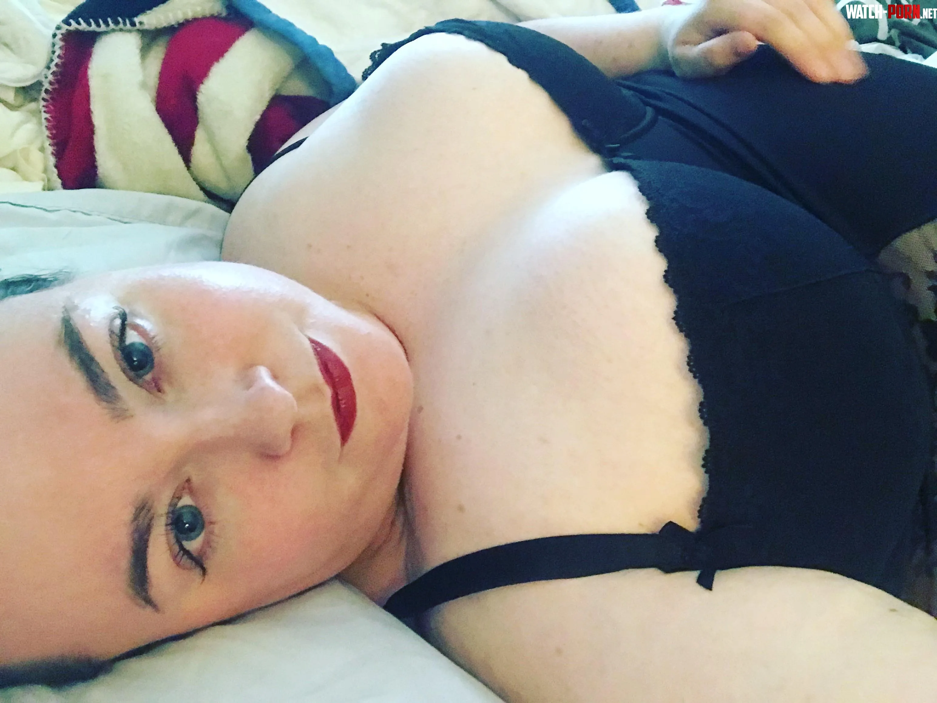 Thought Id share this favorite selfie of mine with you all  by forgetmeknotts