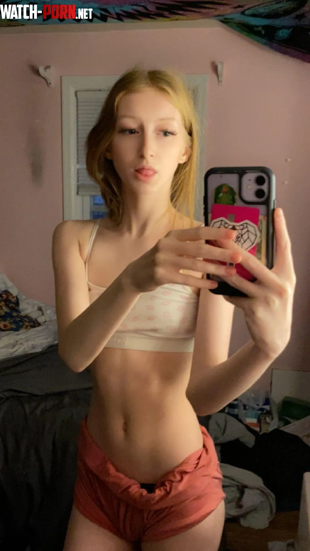 bed head by chrissysellscontent