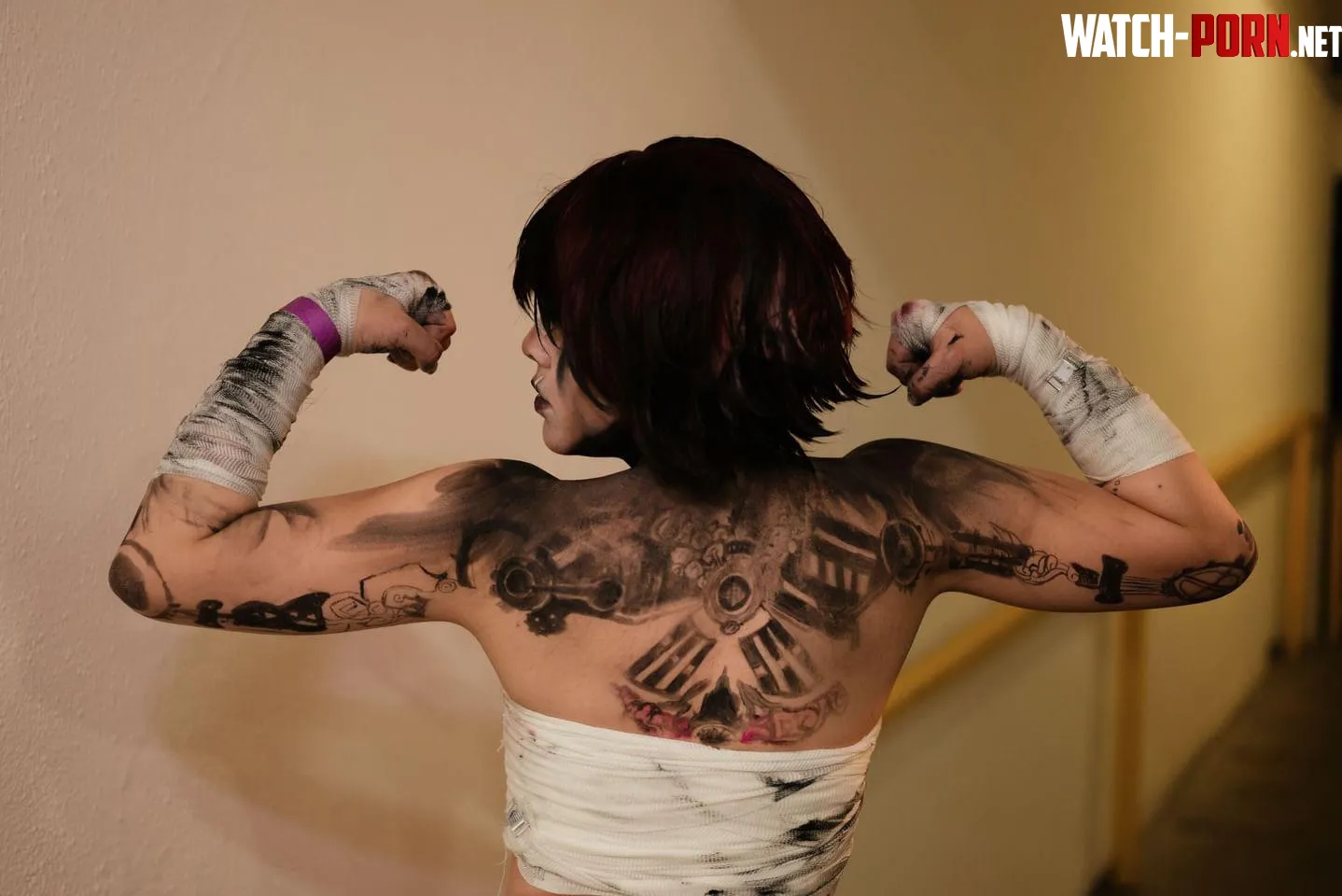 I cosplayed as Vi from Arcane for a convention today  by ManekiS0