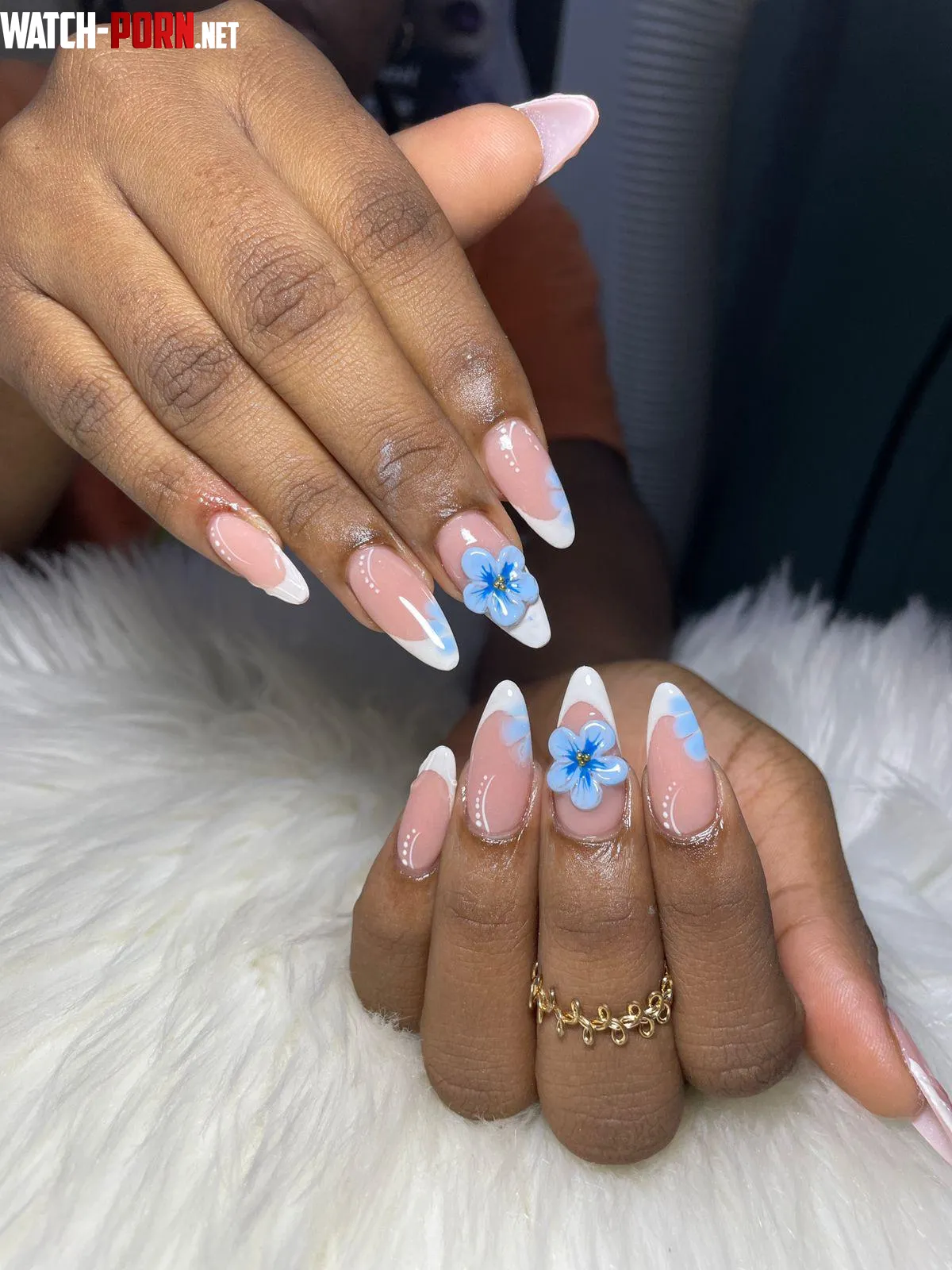 Love getting my nails done in almond shape  by Godess_key