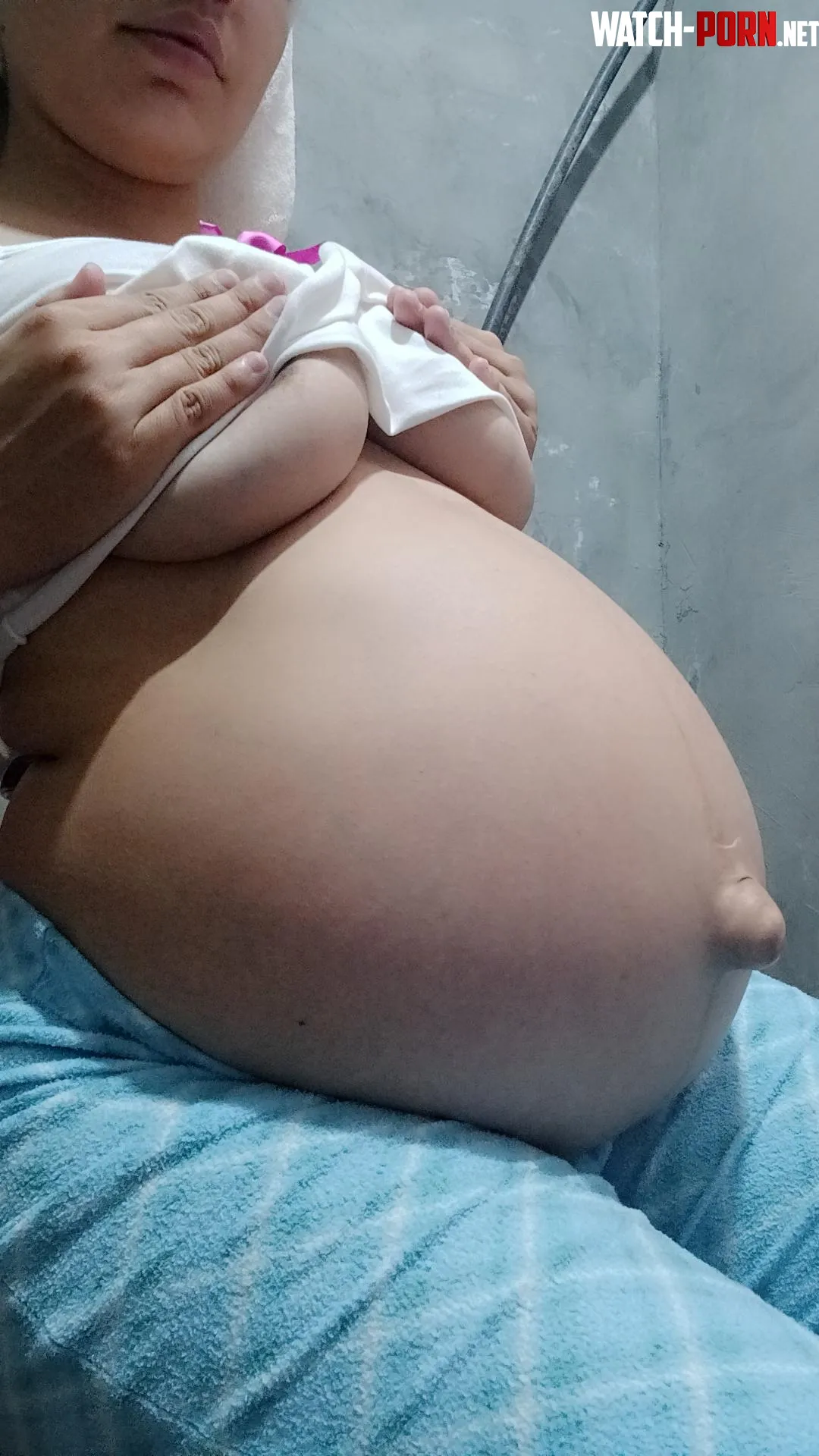 Hi love Im available for whatever youre looking for without any limits Very sexy horny and pregnant My belly is huge for you by Yolita23