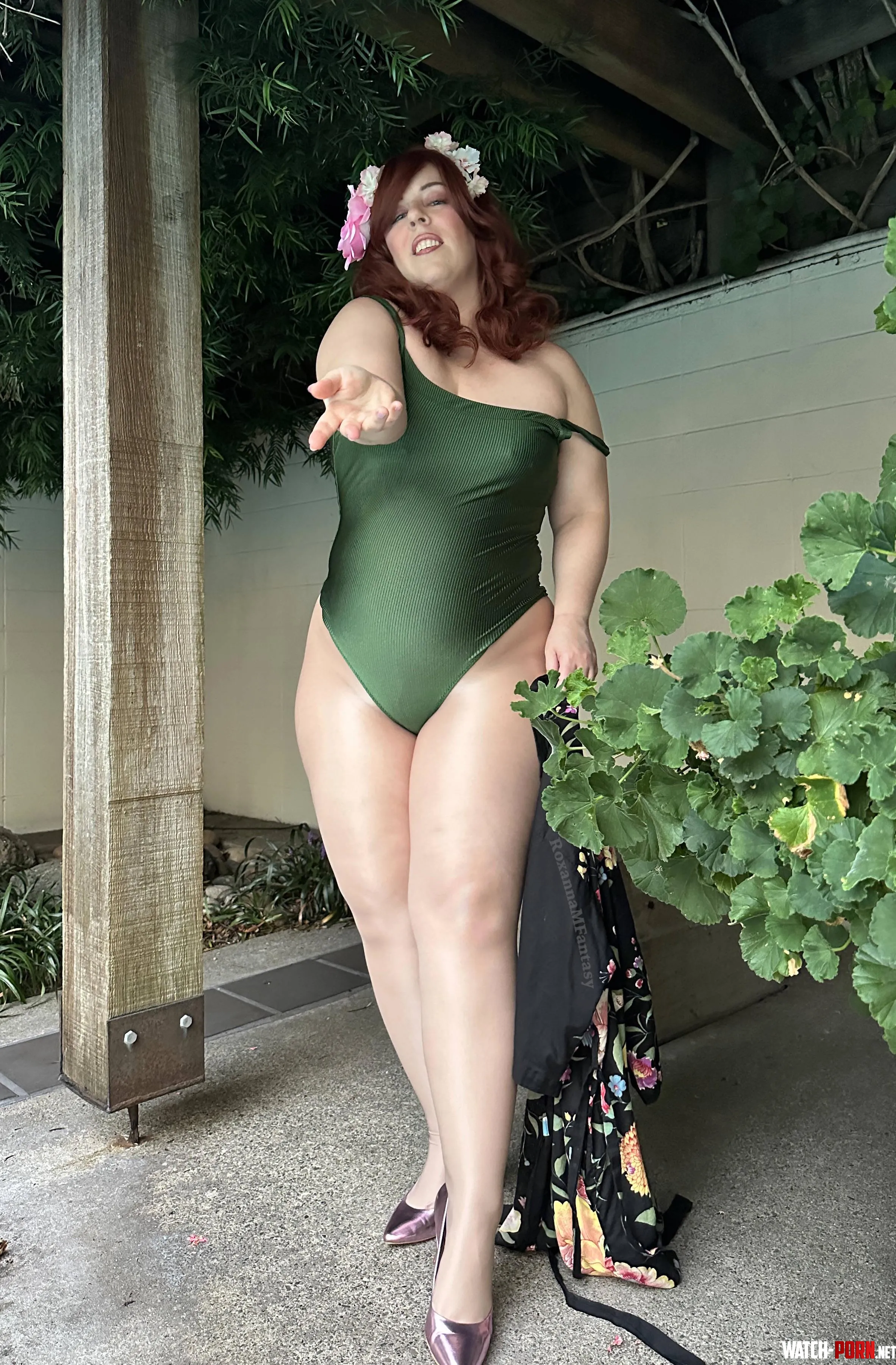 Poison Ivy in shimmer tights to bring a little heat to your November by RoxannaMFantasy