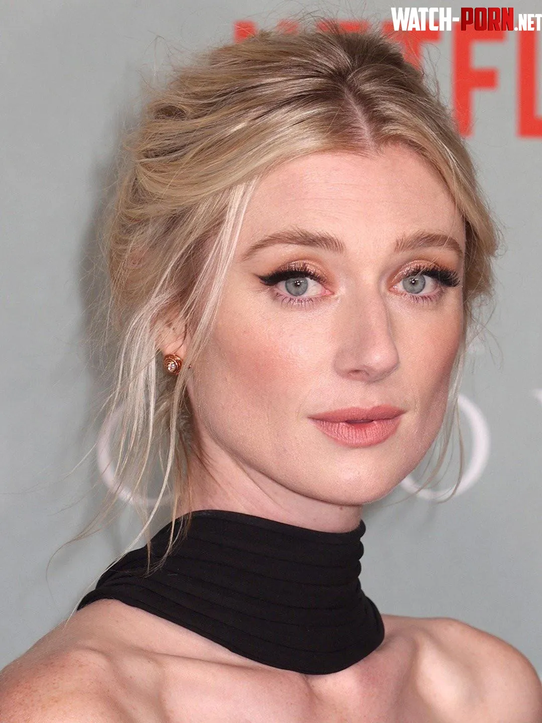 Elizabeth Debicki by Loud-Airport4286