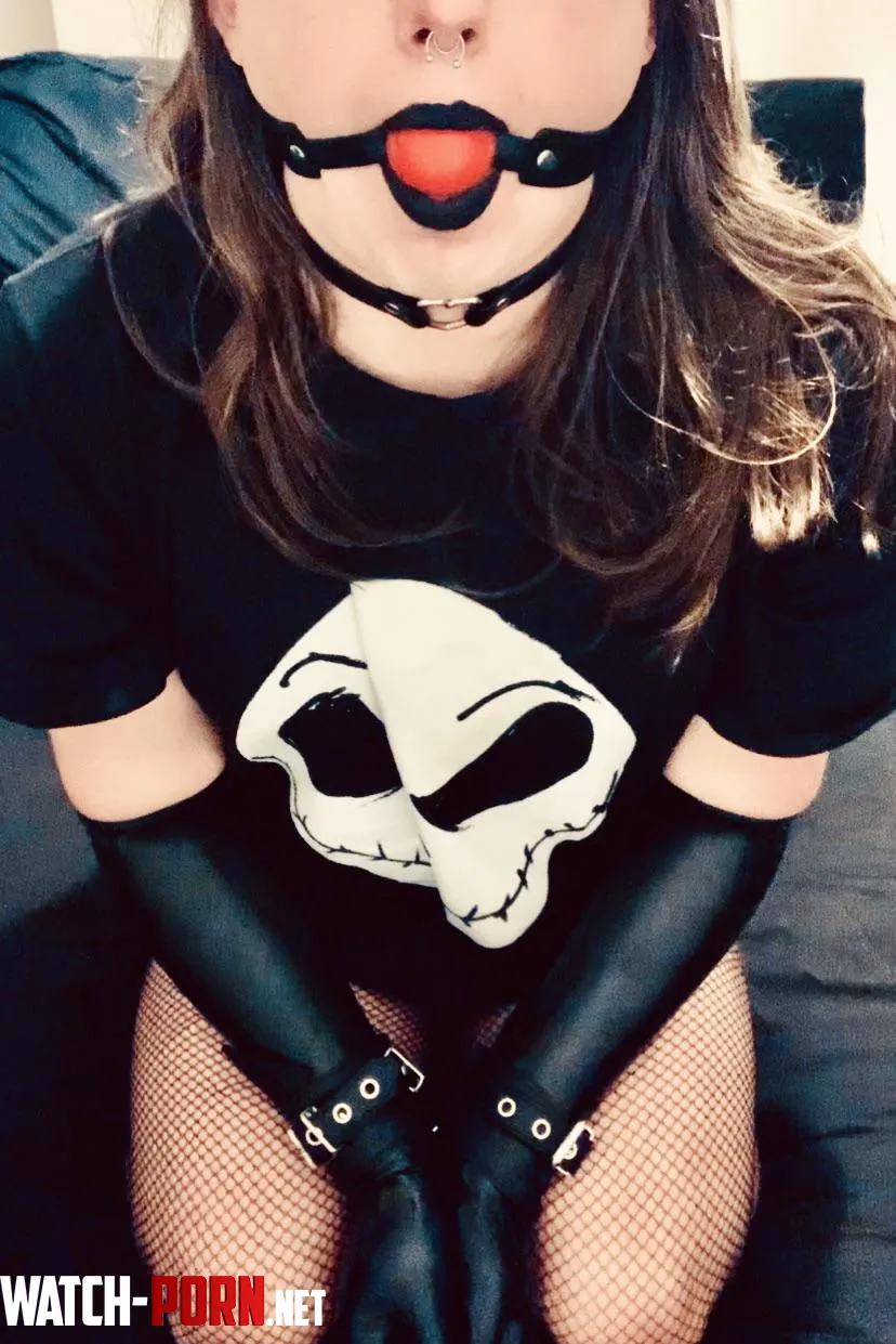 Im on my knees for you daddy by LatexFem