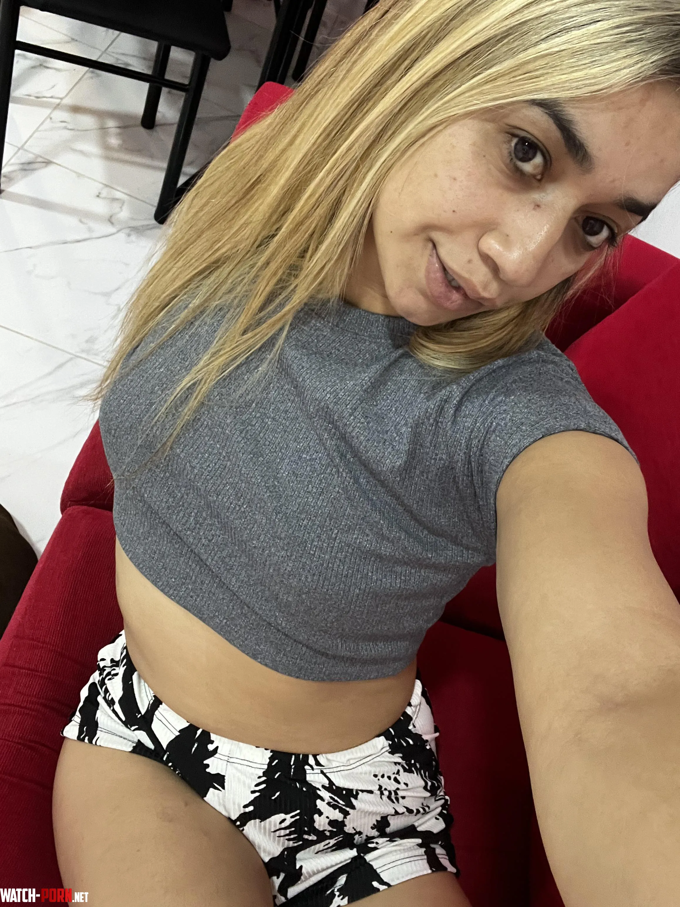 I feel sexy in my crop top today  by Girl270