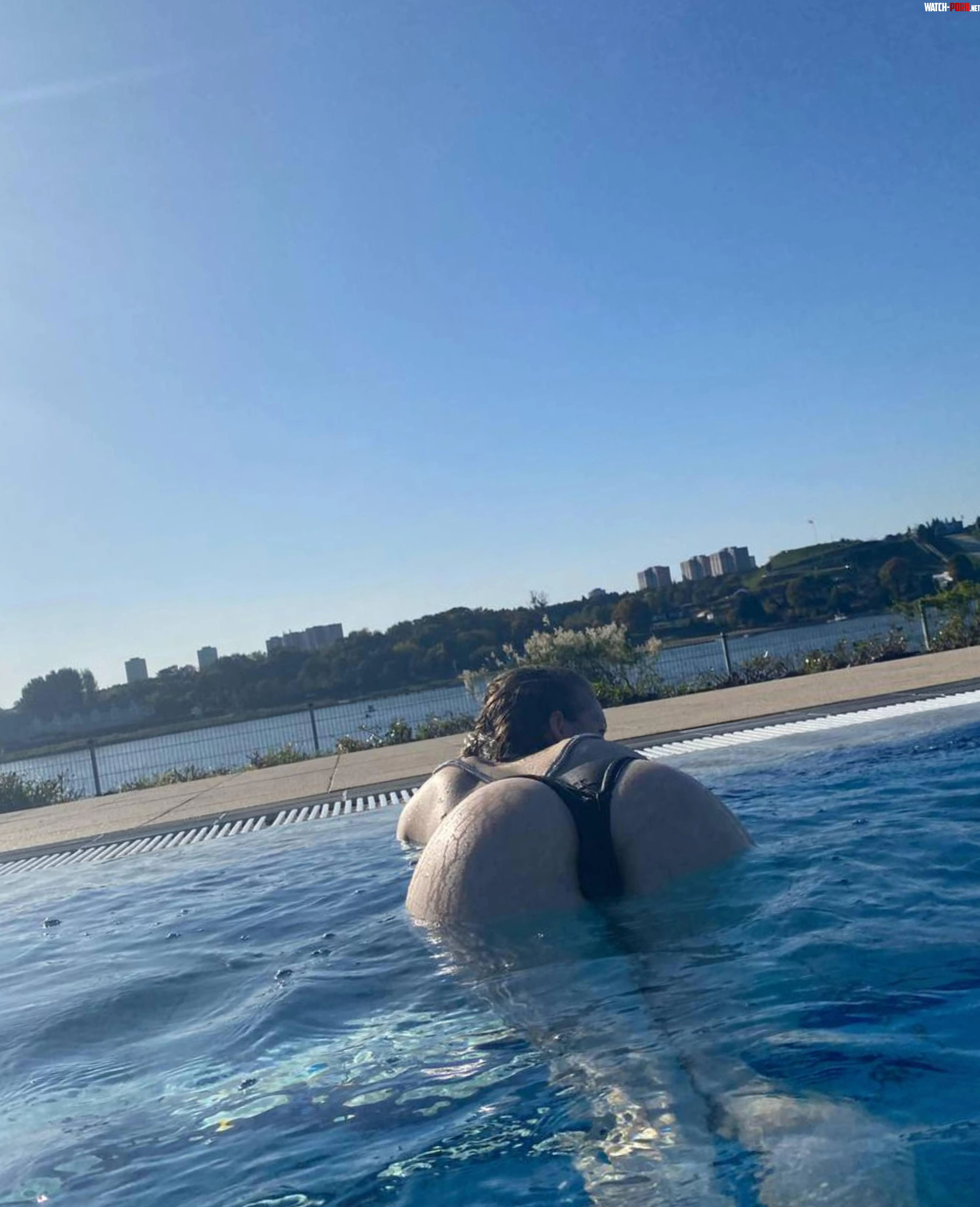 my ass floats like a float haha by hootpeppers