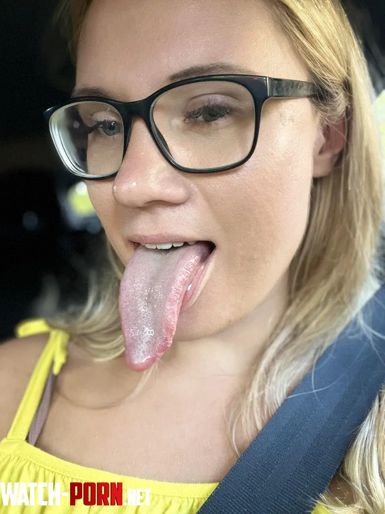 Shoot your load on my tongue by jennyahegaoblonde